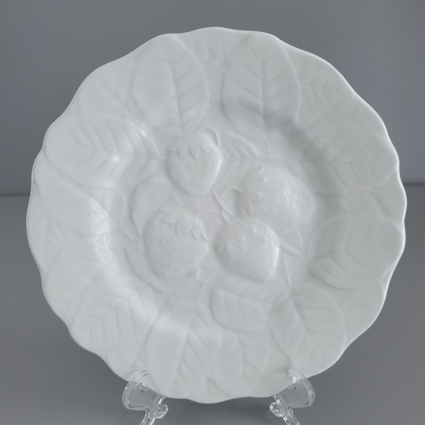Fondeville White Majolica Strawberry Embossed Salad Plate, Made in Alvarez Spain