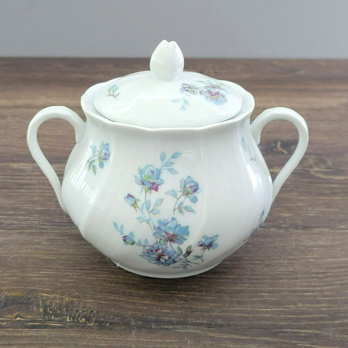 Bernardaud Limoges Gabrielle Sugar Bowl & Lid, Made in France
