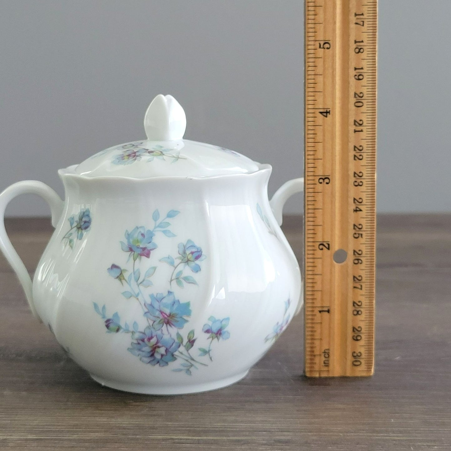 Bernardaud Limoges Gabrielle Sugar Bowl & Lid, Made in France