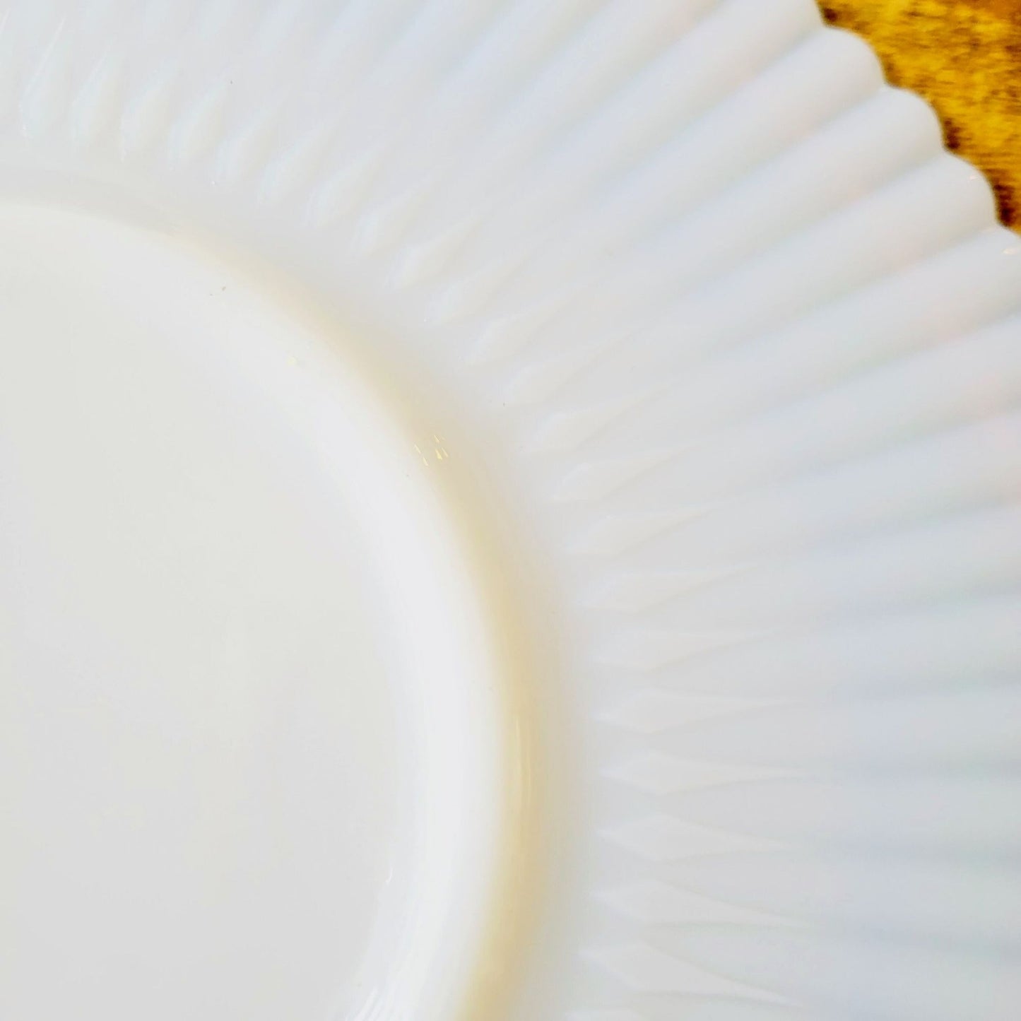 MacBeth Evans Petalware 10" Round Platter