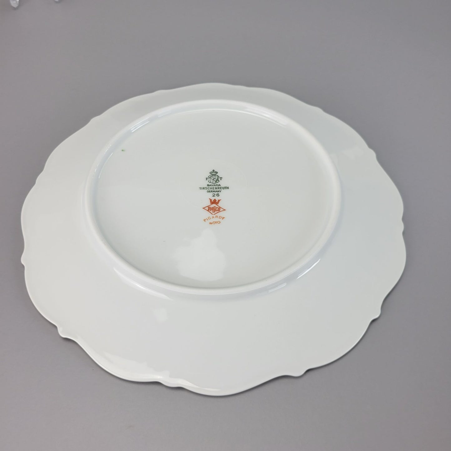 Tirschenreuth Picardy Dinner Plate, c.1969 Bavaria Germany