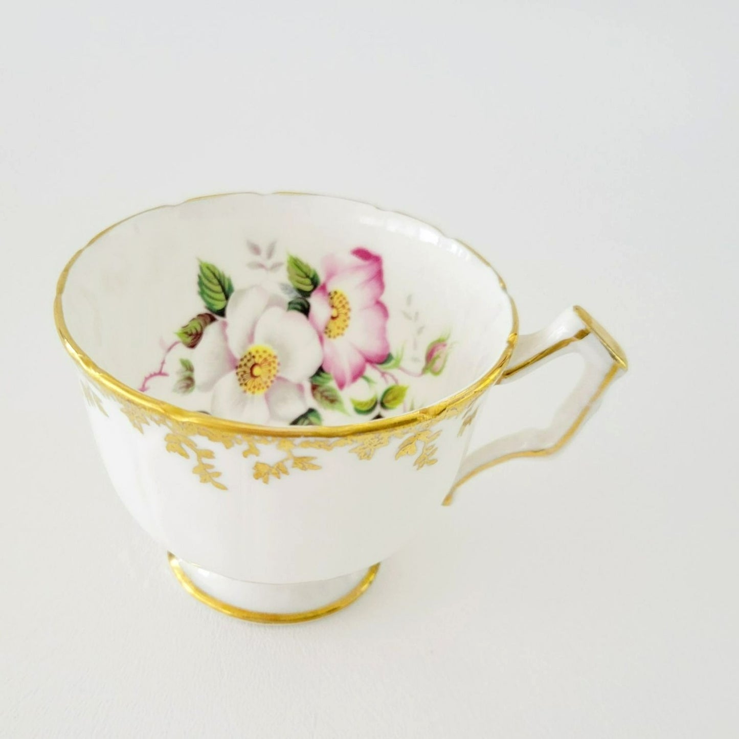 Aynsley Floral Gold Ivy Teacup, Pink & White Floral Design Inside, Gold Ivy Edge, English Bone China