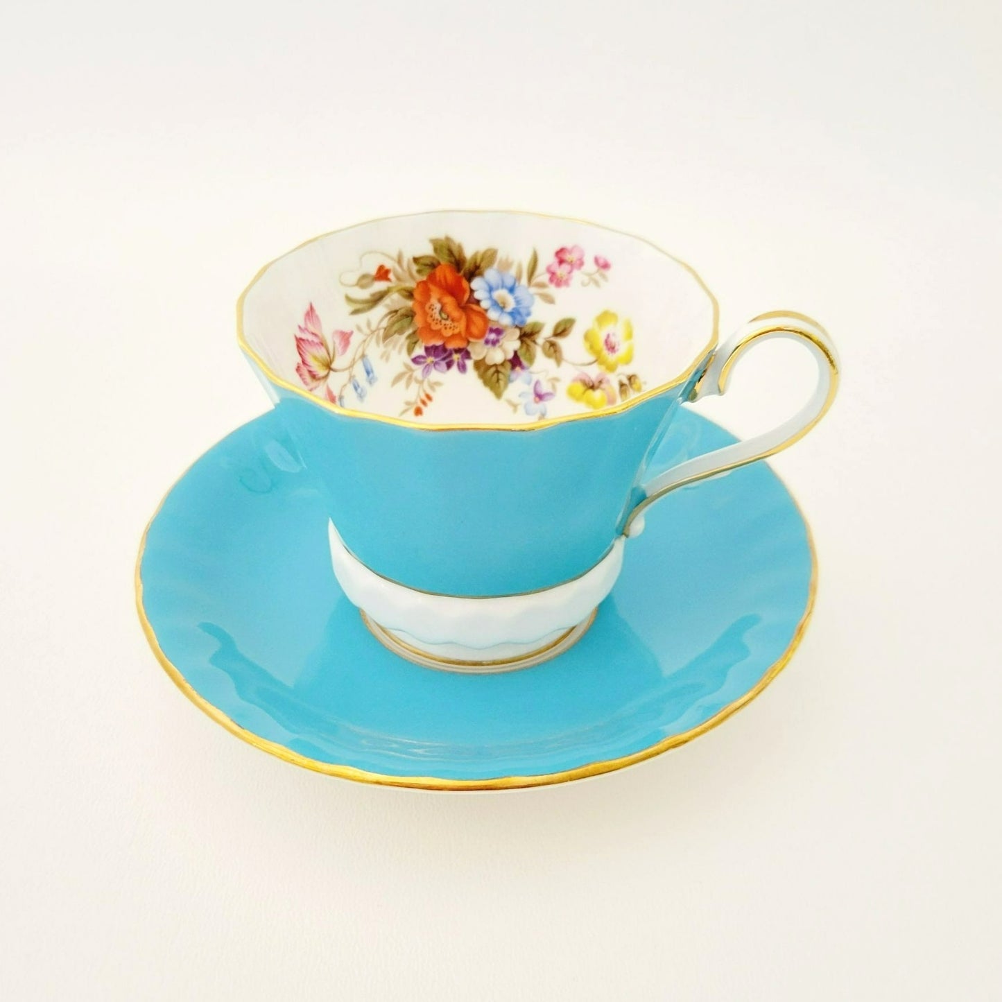 Aynsley Robin Blue Teacup & Saucer, Wild Flower Bouquet Inside, Textured Base, Gold Trim, c.1960s England