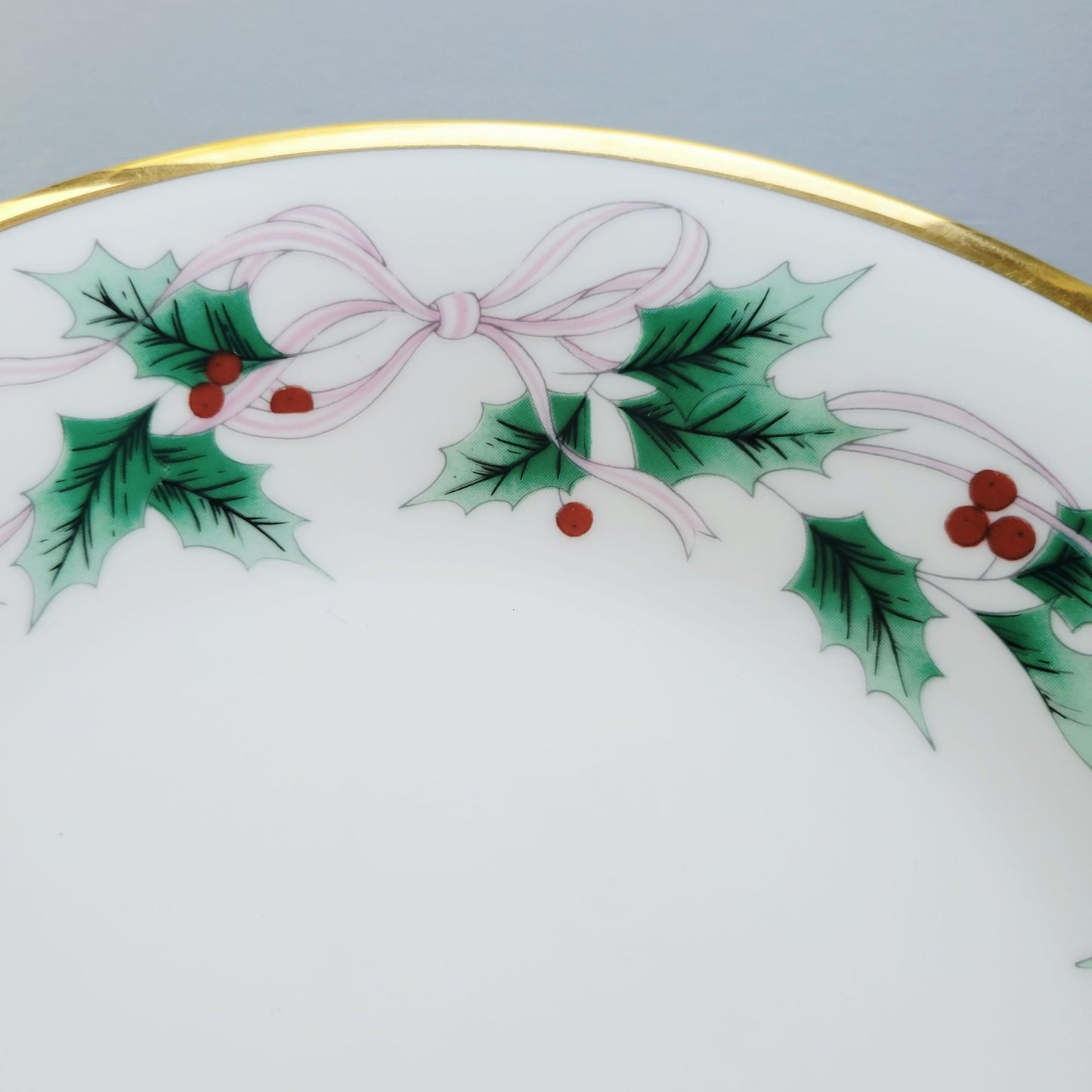 Mikasa Ribbon Holly Dinner Plate, Japan Made