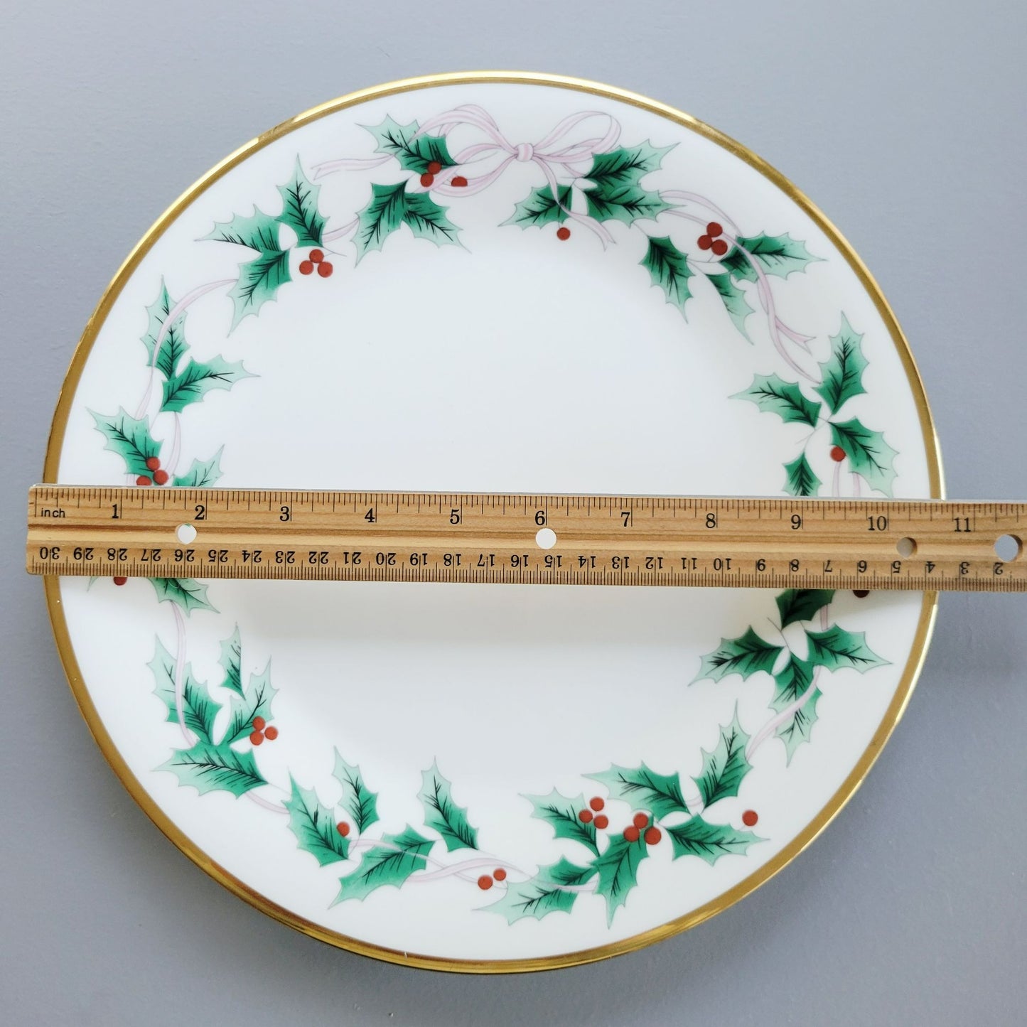 Mikasa Ribbon Holly Dinner Plate, Japan Made