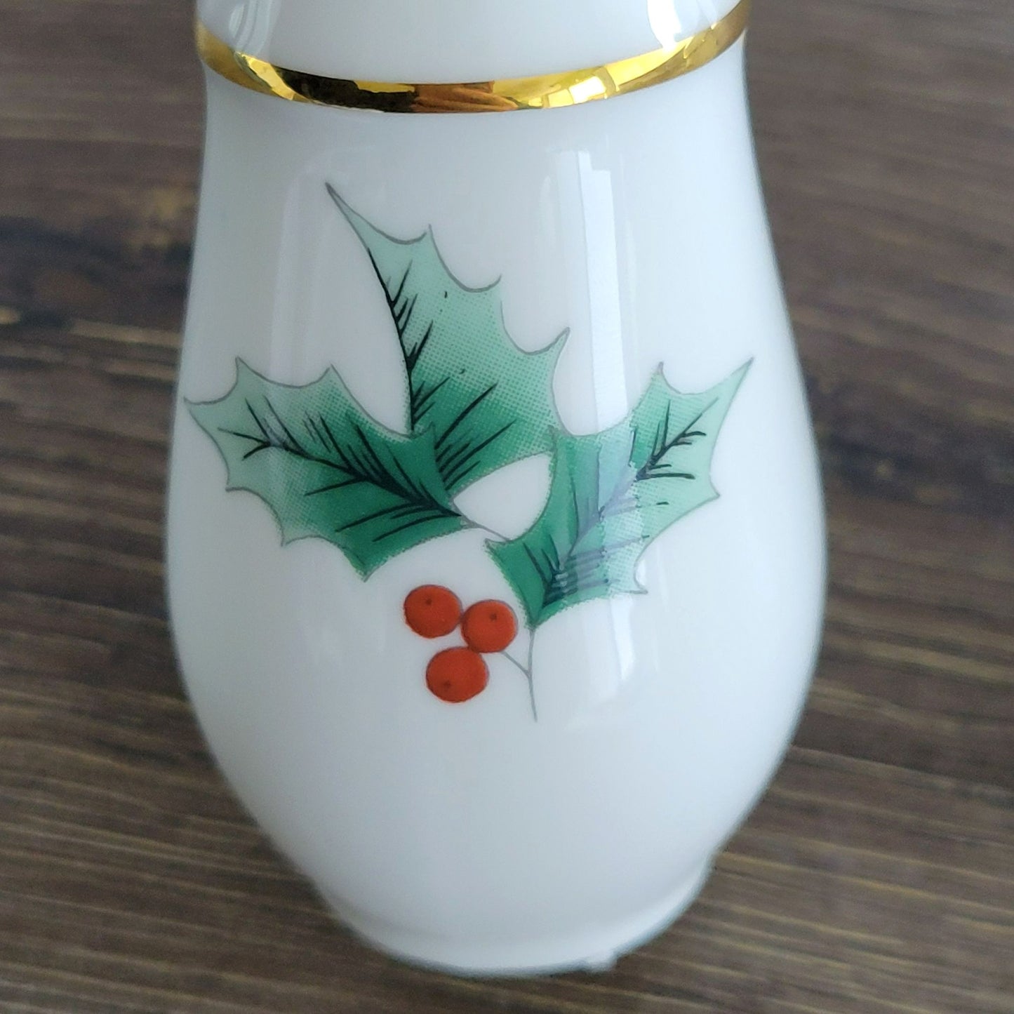 Mikasa Ribbon Holly Salt & Pepper Shaker Set, Japan Made