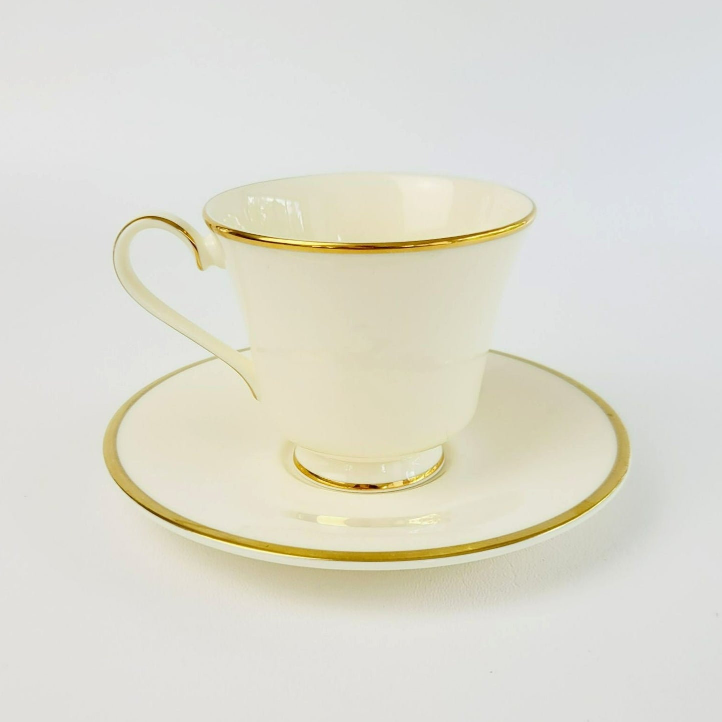 Royal Doulton Heather Teacup & Saucer, Cream with Gold Trim, The Romance Collection, c.1984-98 England