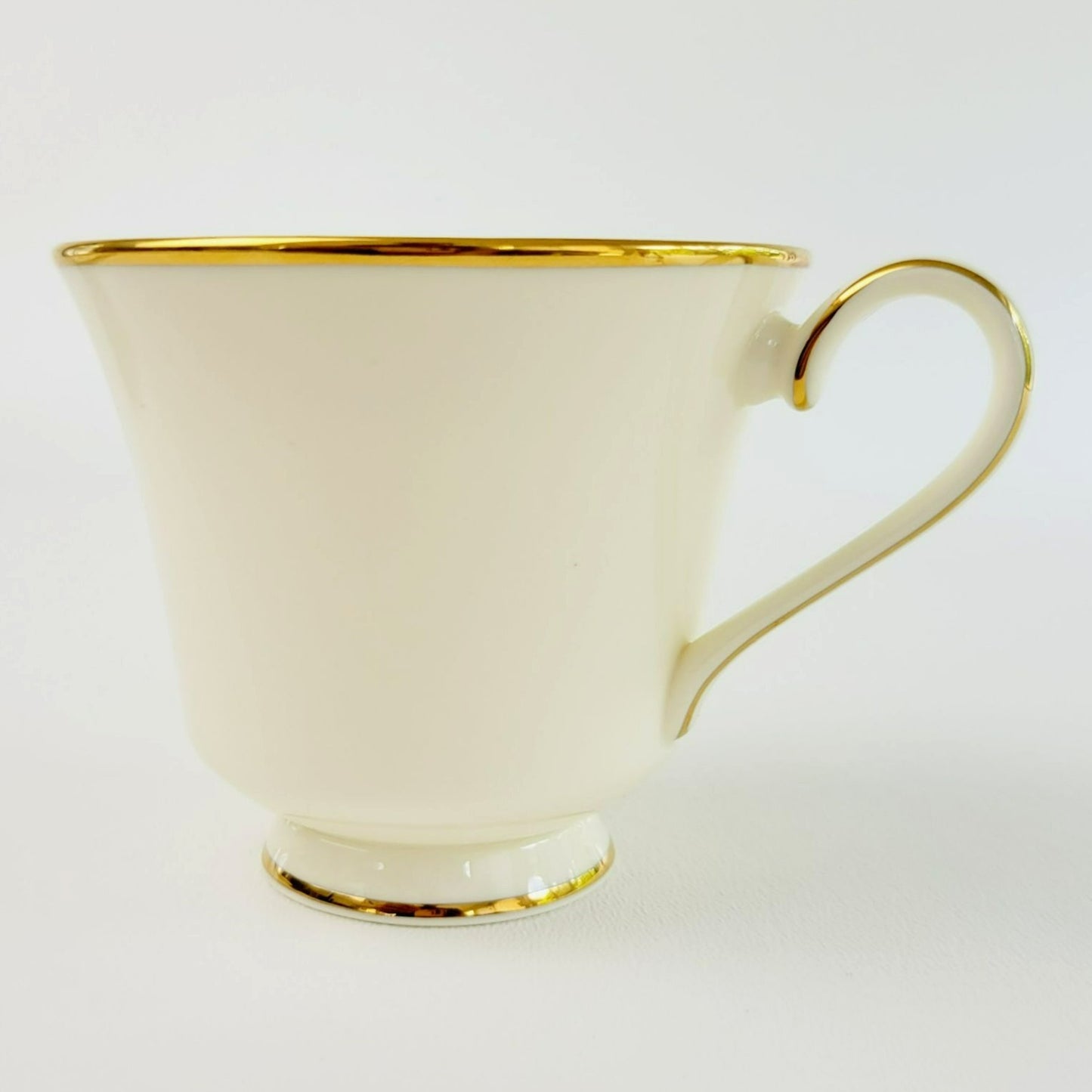 Royal Doulton Heather Teacup & Saucer, Cream with Gold Trim, The Romance Collection, c.1984-98 England