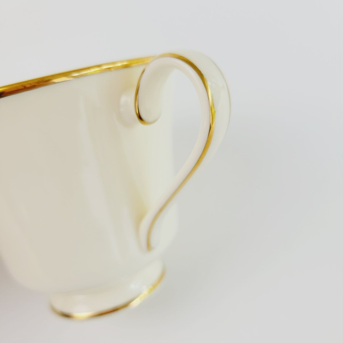 Royal Doulton Heather Teacup & Saucer, Cream with Gold Trim, The Romance Collection, c.1984-98 England