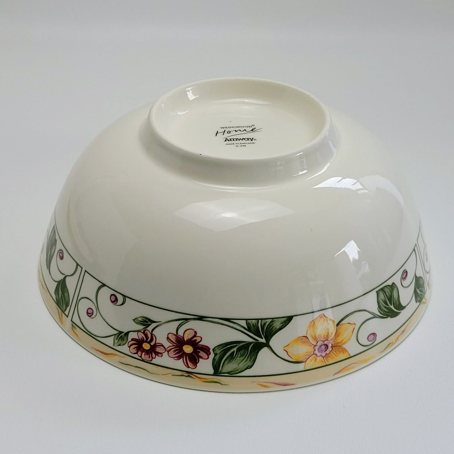 Wedgwood Amway Pears & Berries 10" Round Serving Bowl, c.1998 England