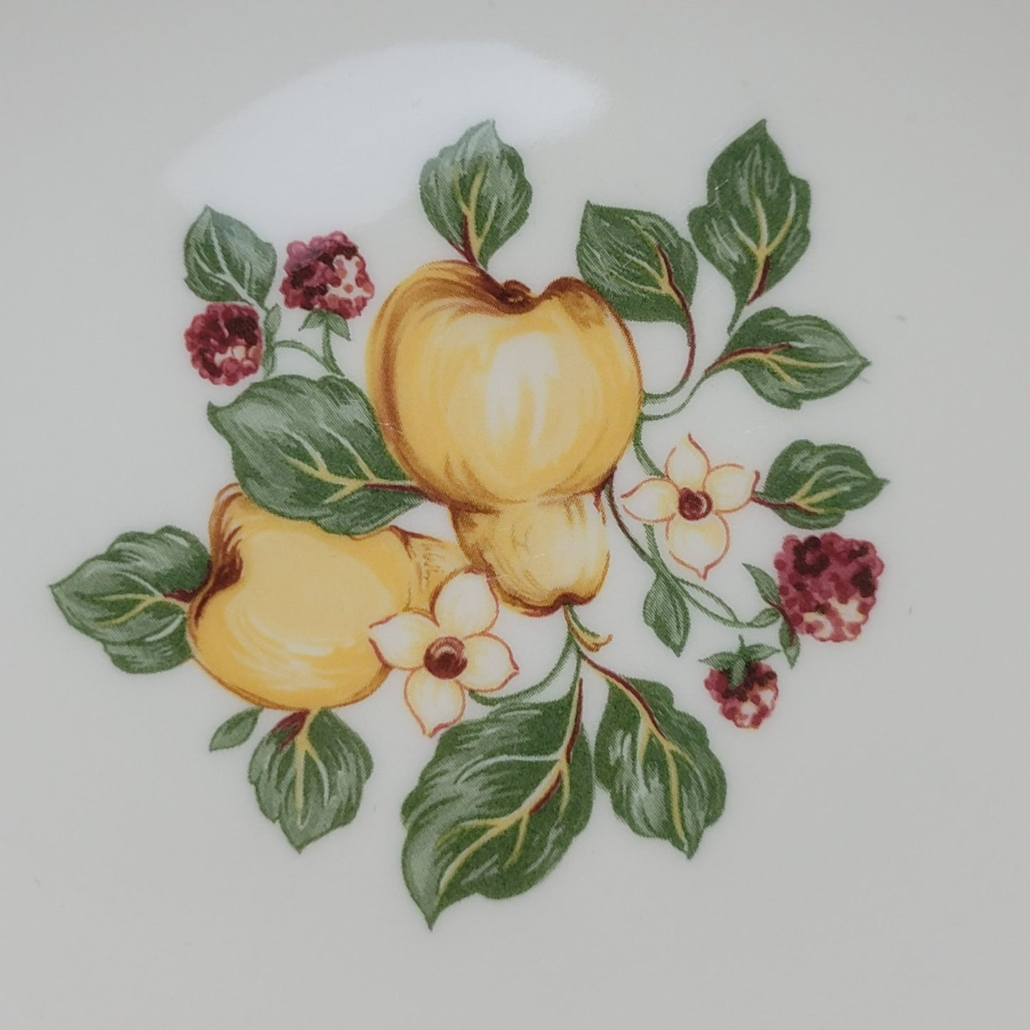 Wedgwood Amway Pears & Berries 10" Round Serving Bowl, c.1998 England