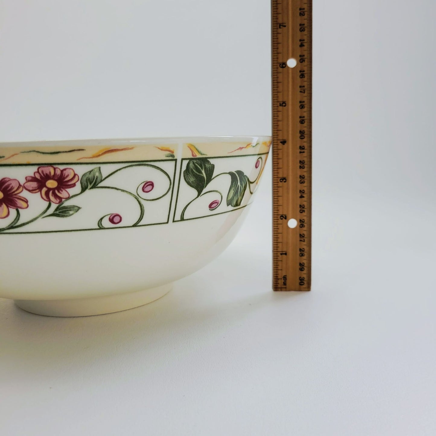 Wedgwood Amway Pears & Berries 10" Round Serving Bowl, c.1998 England