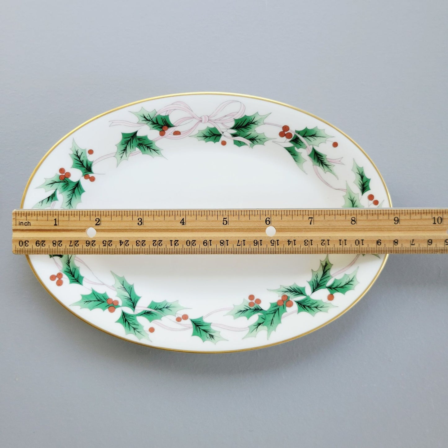 Mikasa Ribbon Holly 9" Oval Relish / Butter Tray