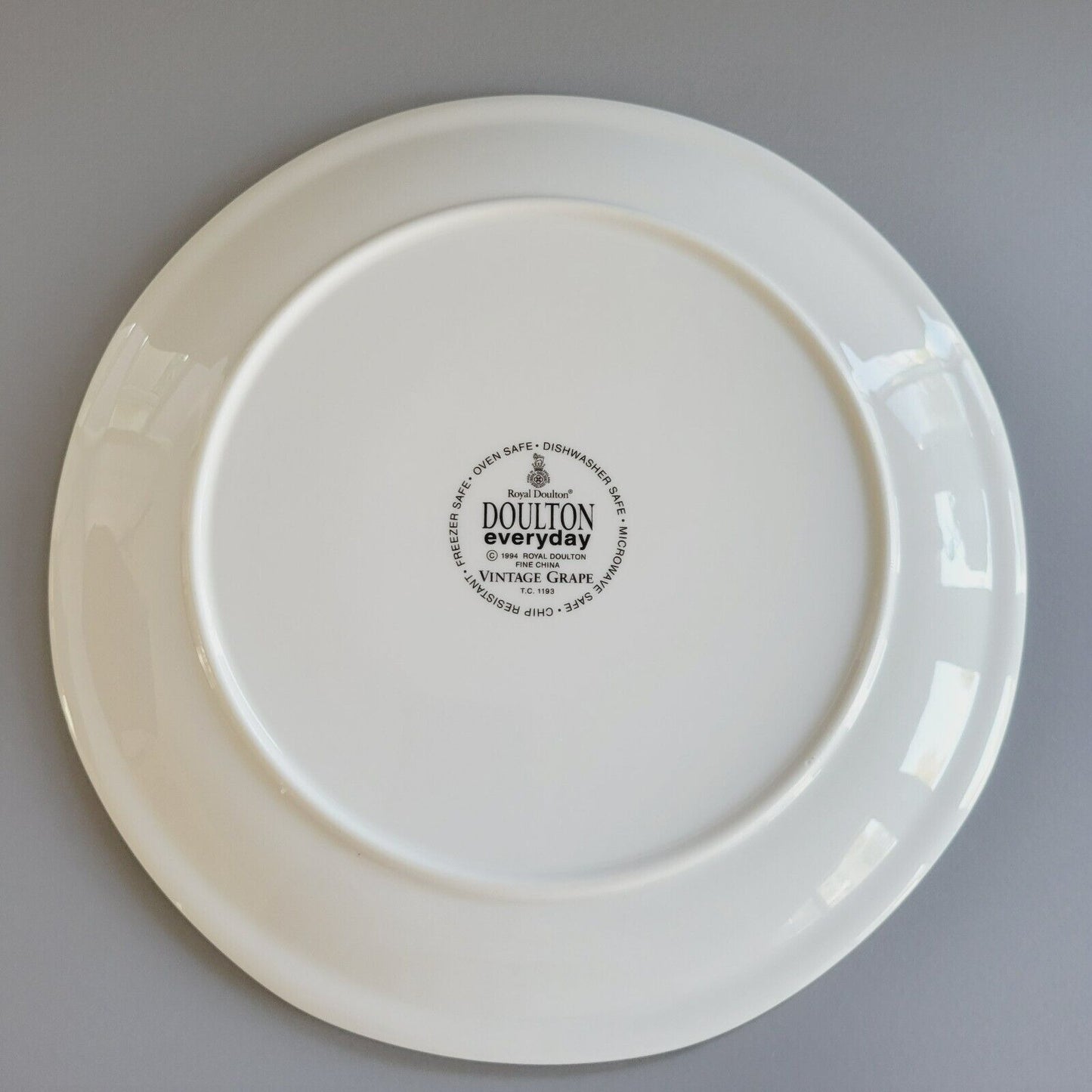 Royal Doulton Vintage Grape Dinner Plate, c.1990s England