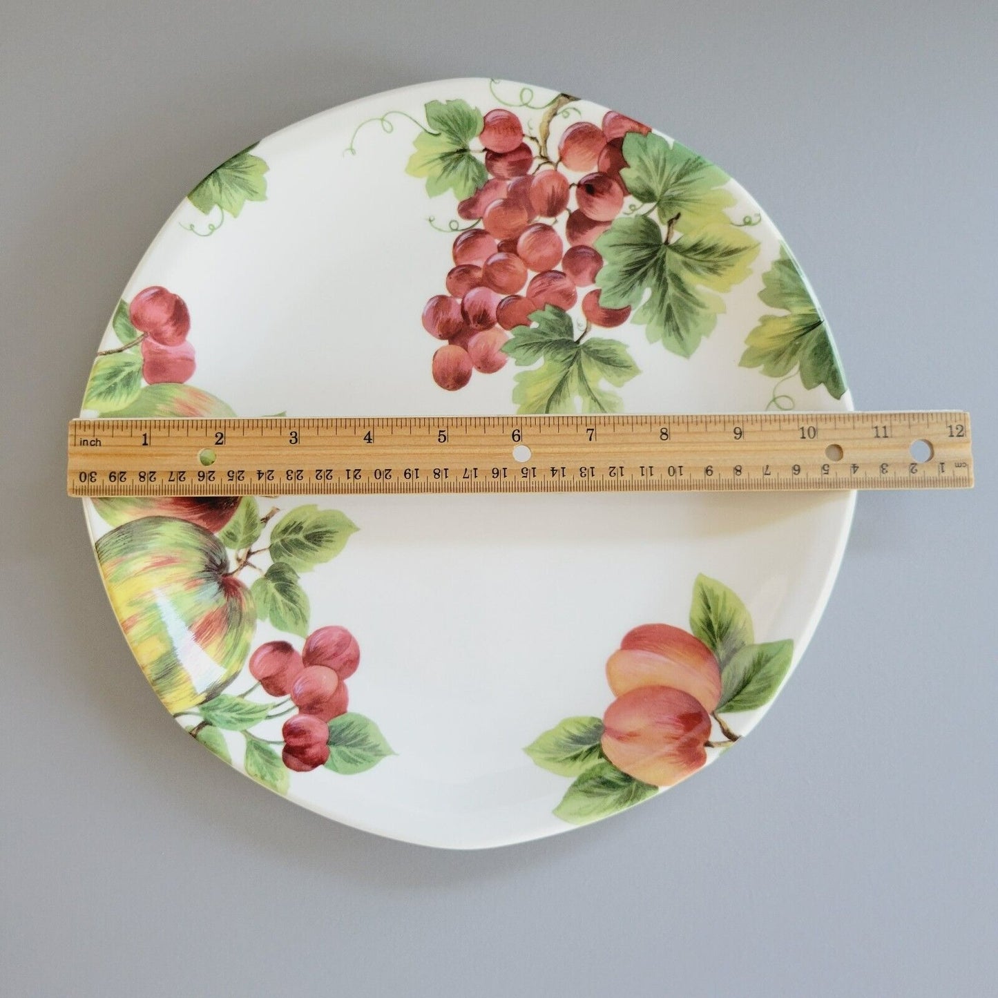 Royal Doulton Vintage Grape Dinner Plate, c.1990s England