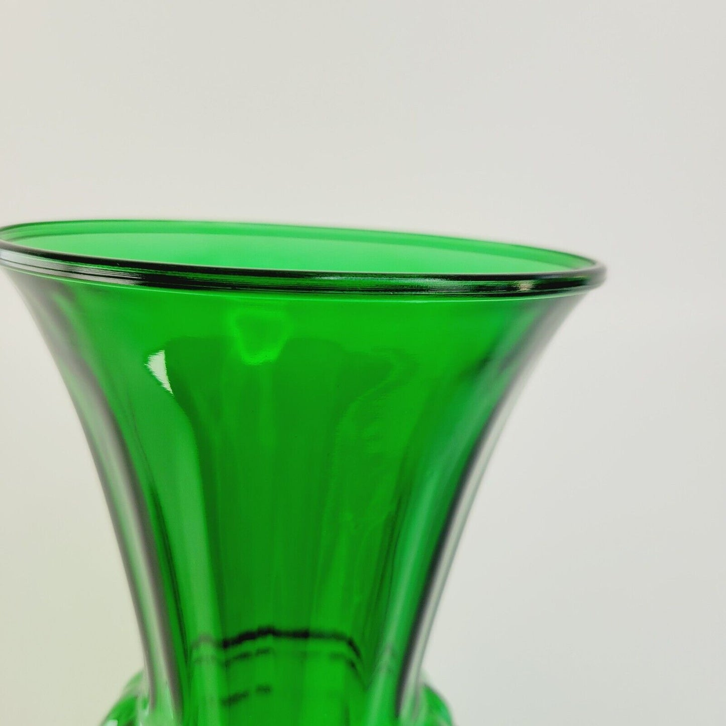 Retro 9" Forest Green Glass Vase Anchor Hocking Flared Pineapple Shaped