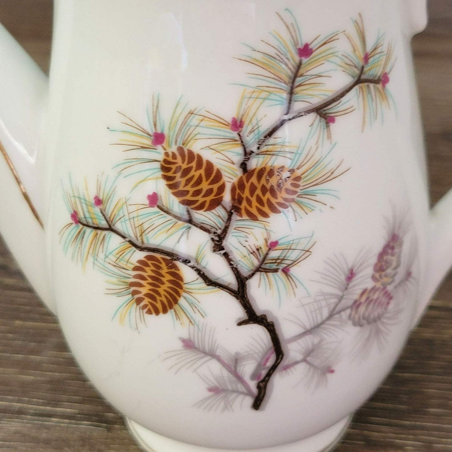 Vintage Pinecone Porcelain Coffee/Tea Pot With Lid, 24fl. oz.