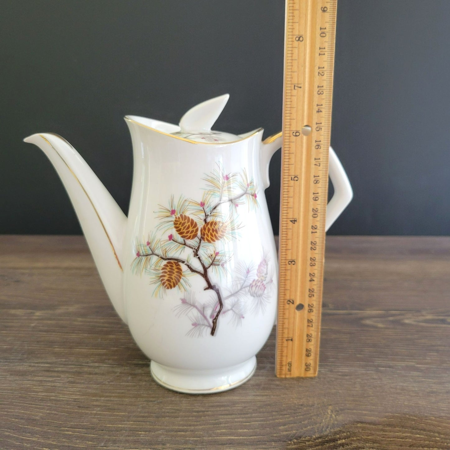 Vintage Pinecone Porcelain Coffee/Tea Pot With Lid, 24fl. oz.