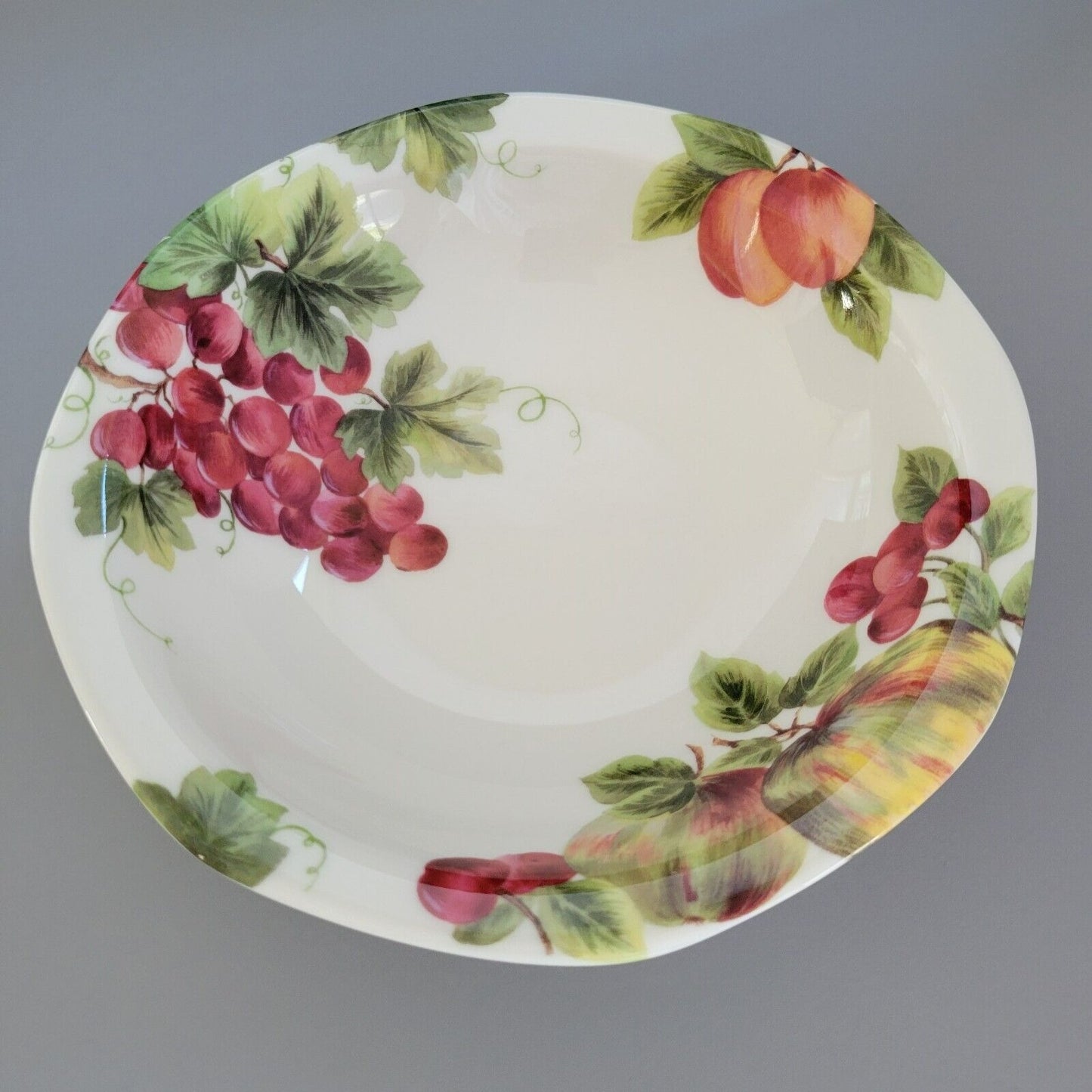 Royal Doulton Vintage Grape Cereal Bowl c.1990s England
