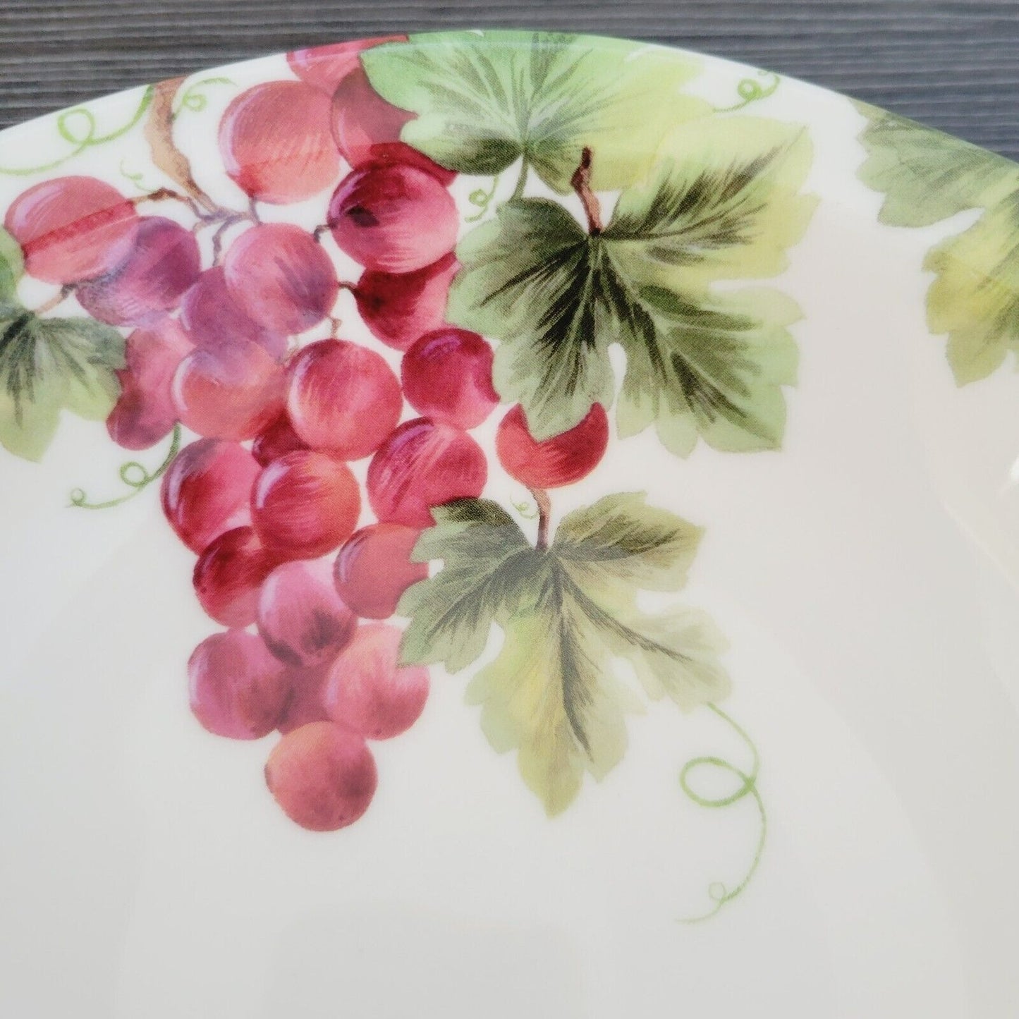 Royal Doulton Vintage Grape Cereal Bowl c.1990s England