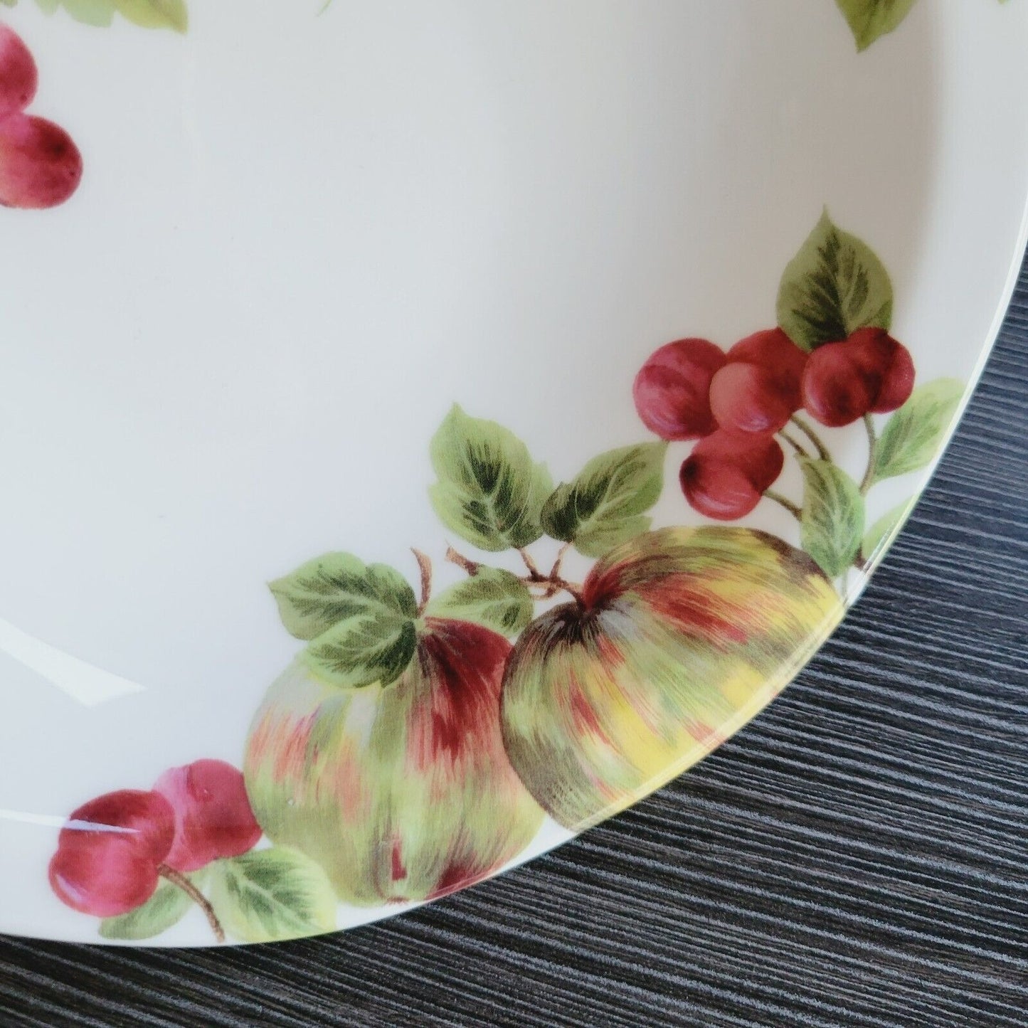 Royal Doulton Vintage Grape Cereal Bowl c.1990s England