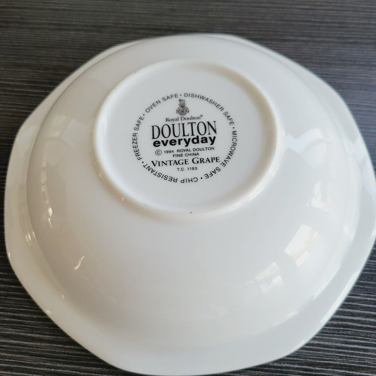 Royal Doulton Vintage Grape Cereal Bowl c.1990s England