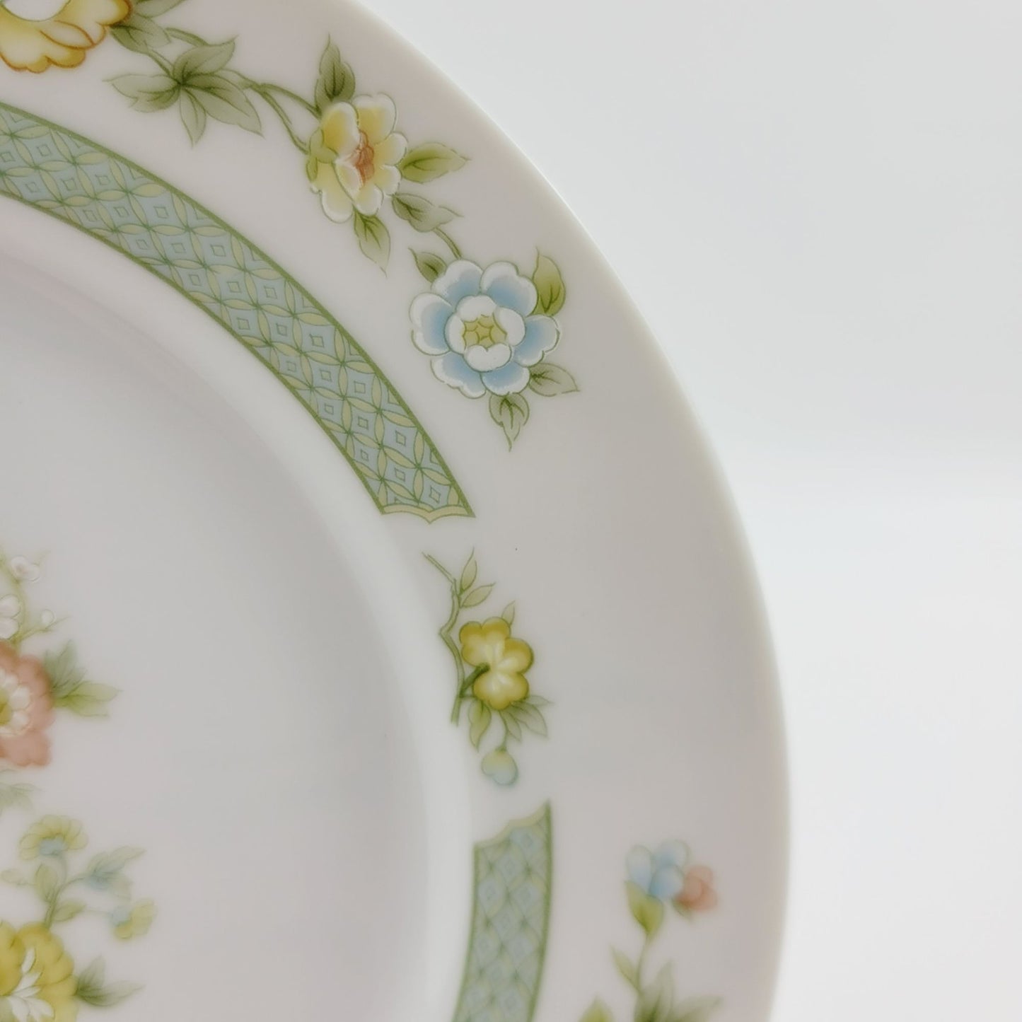 Fashion Royale Ashley Bread Plate Set of 2, Japan Made
