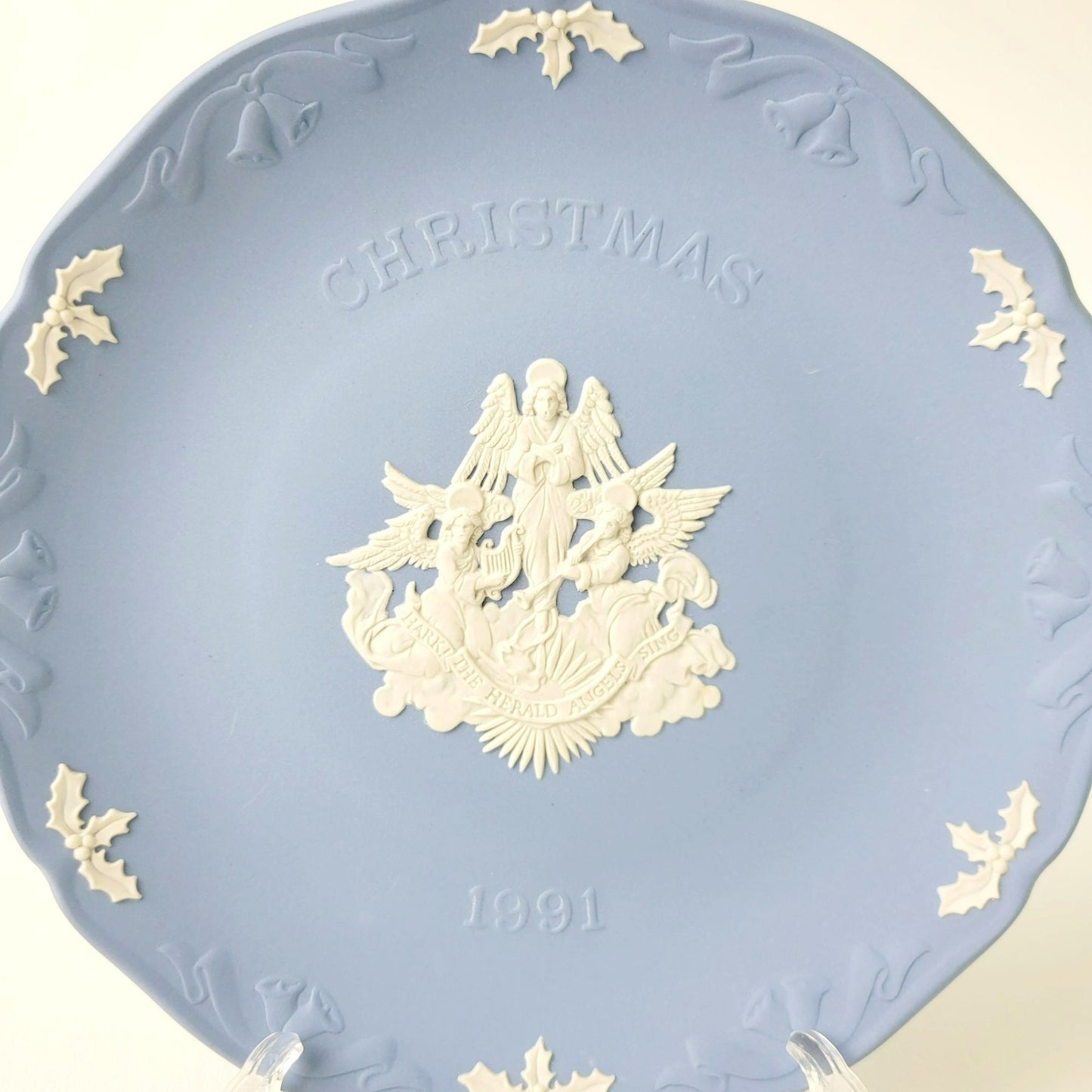 Wedgwood Blue Jasperware Christmas Plate 1991, Hark the Herald Angels Sing