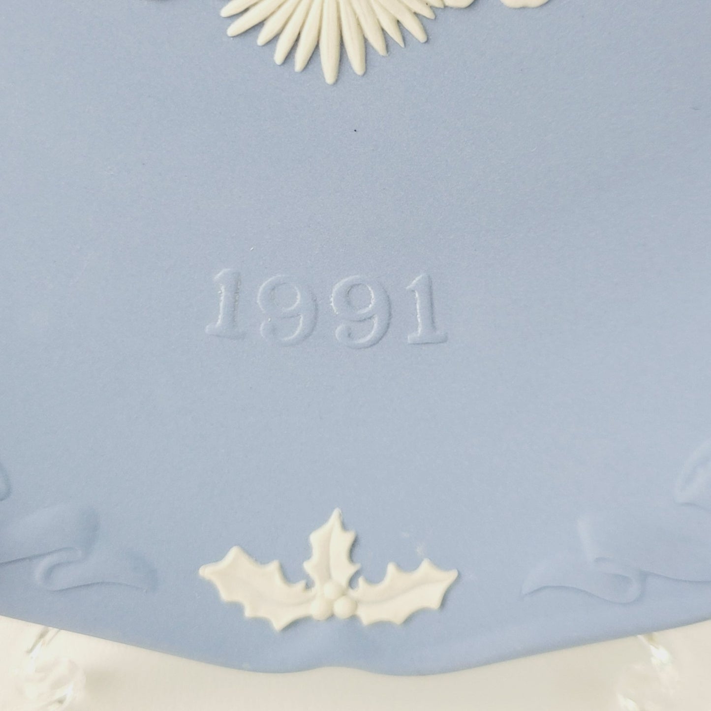 Wedgwood Blue Jasperware Christmas Plate 1991, Hark the Herald Angels Sing
