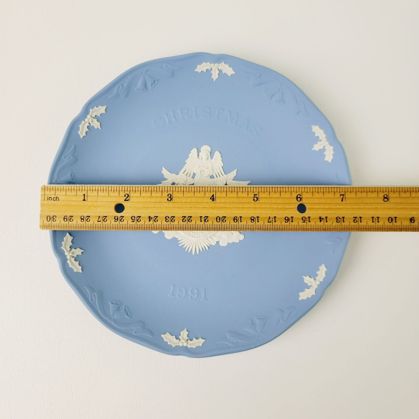 Wedgwood Blue Jasperware Christmas Plate 1991, Hark the Herald Angels Sing