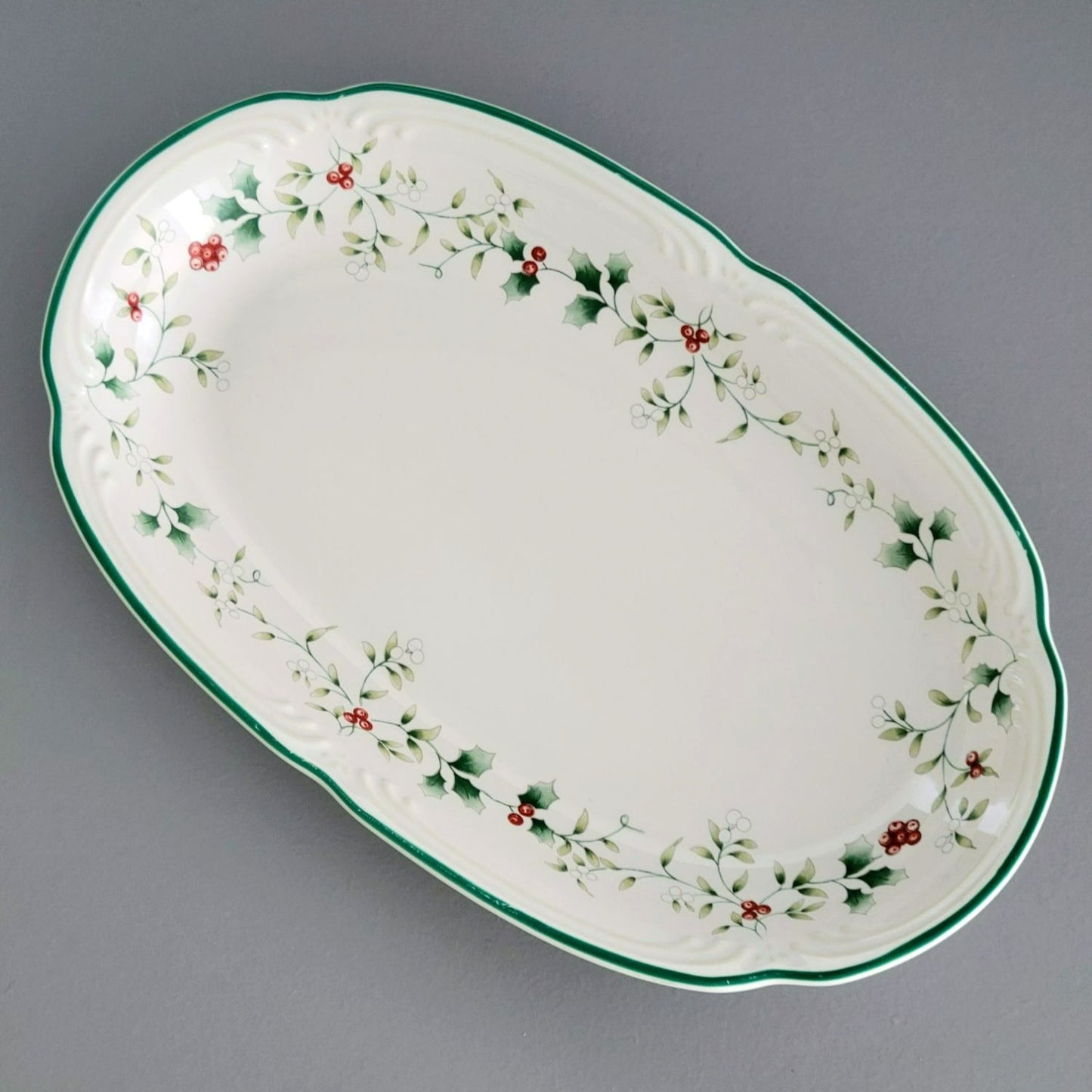 Pfaltzgraff Winterberry 12" Oval Serving Platter, USA Made