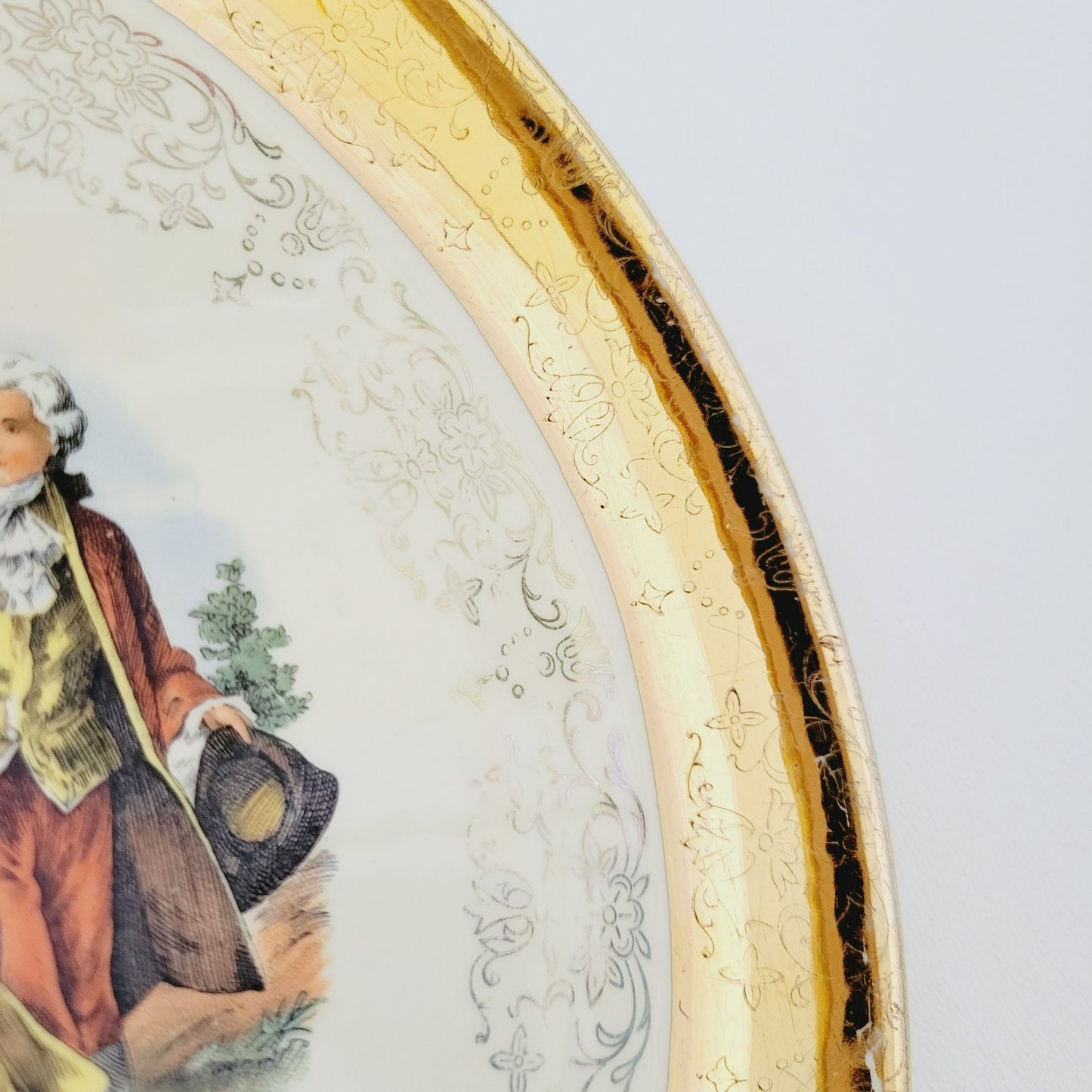 Sabin Crest O Gold George & Martha 9" Luncheon Plate