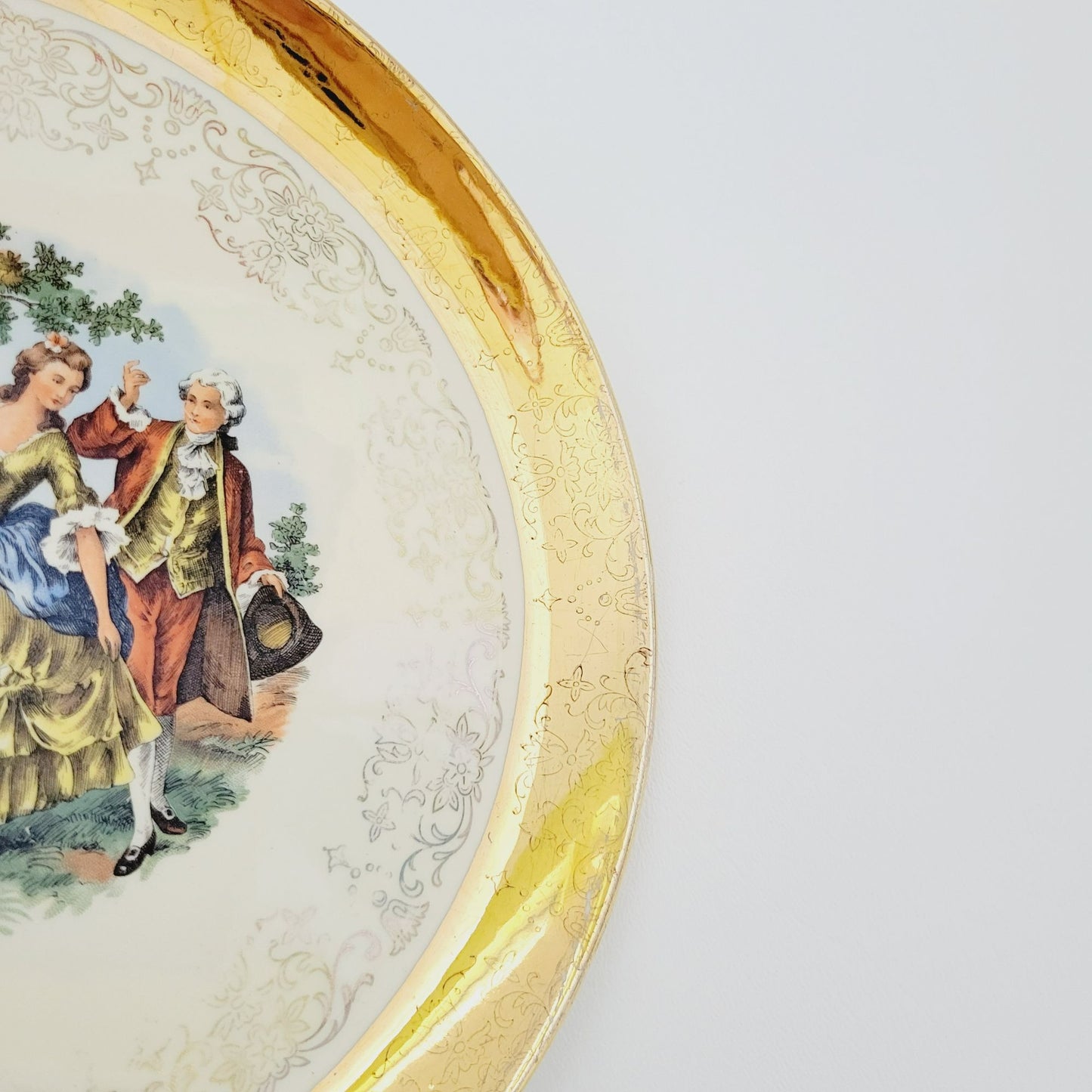 Sabin Crest O Gold George & Martha 9" Luncheon Plate