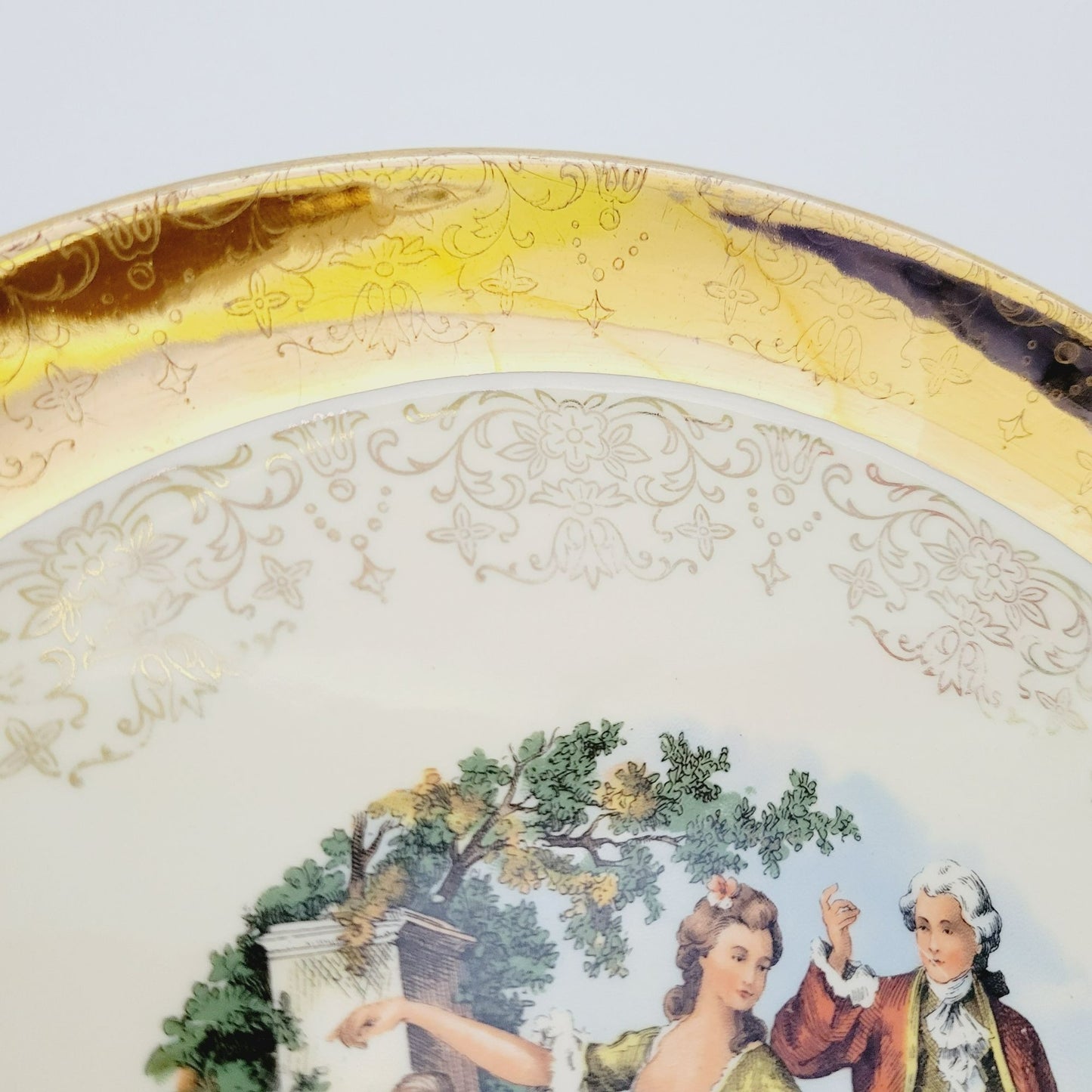 Sabin Crest O Gold George & Martha 9" Luncheon Plate