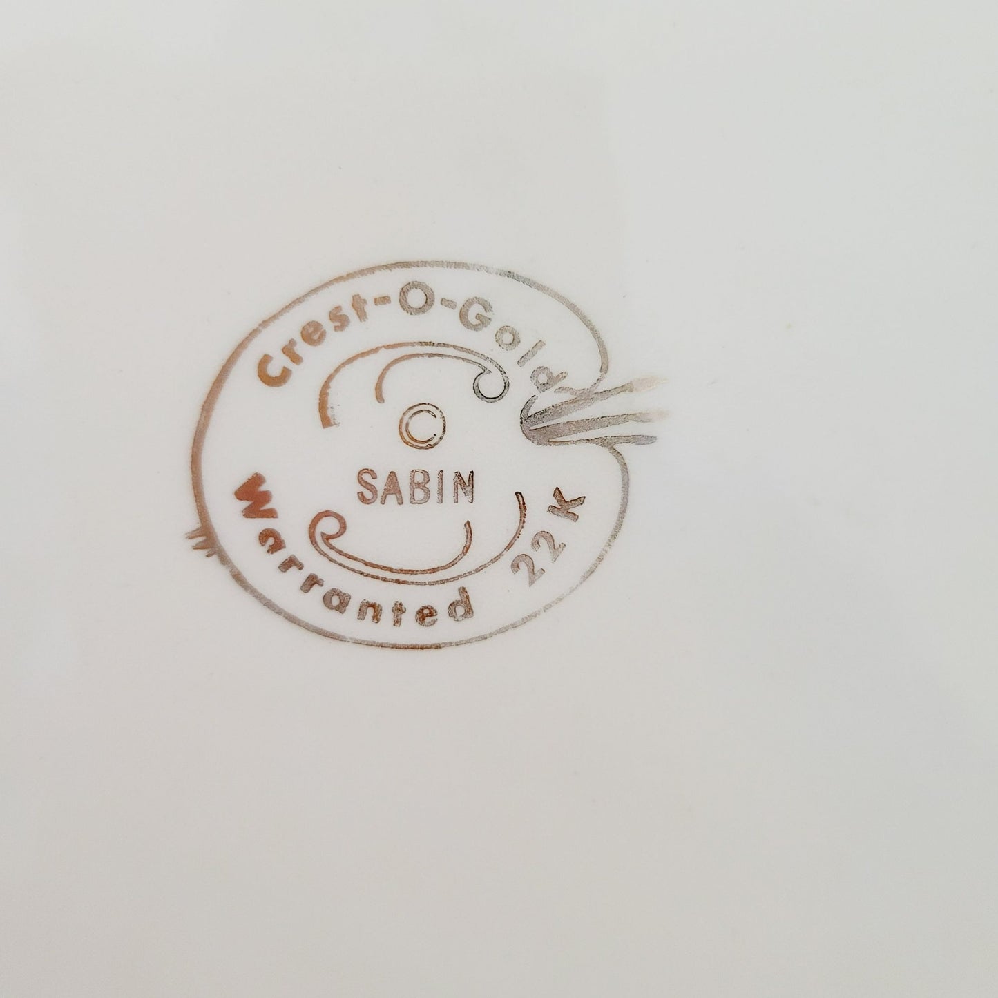 Sabin Crest O Gold George & Martha 9" Luncheon Plate