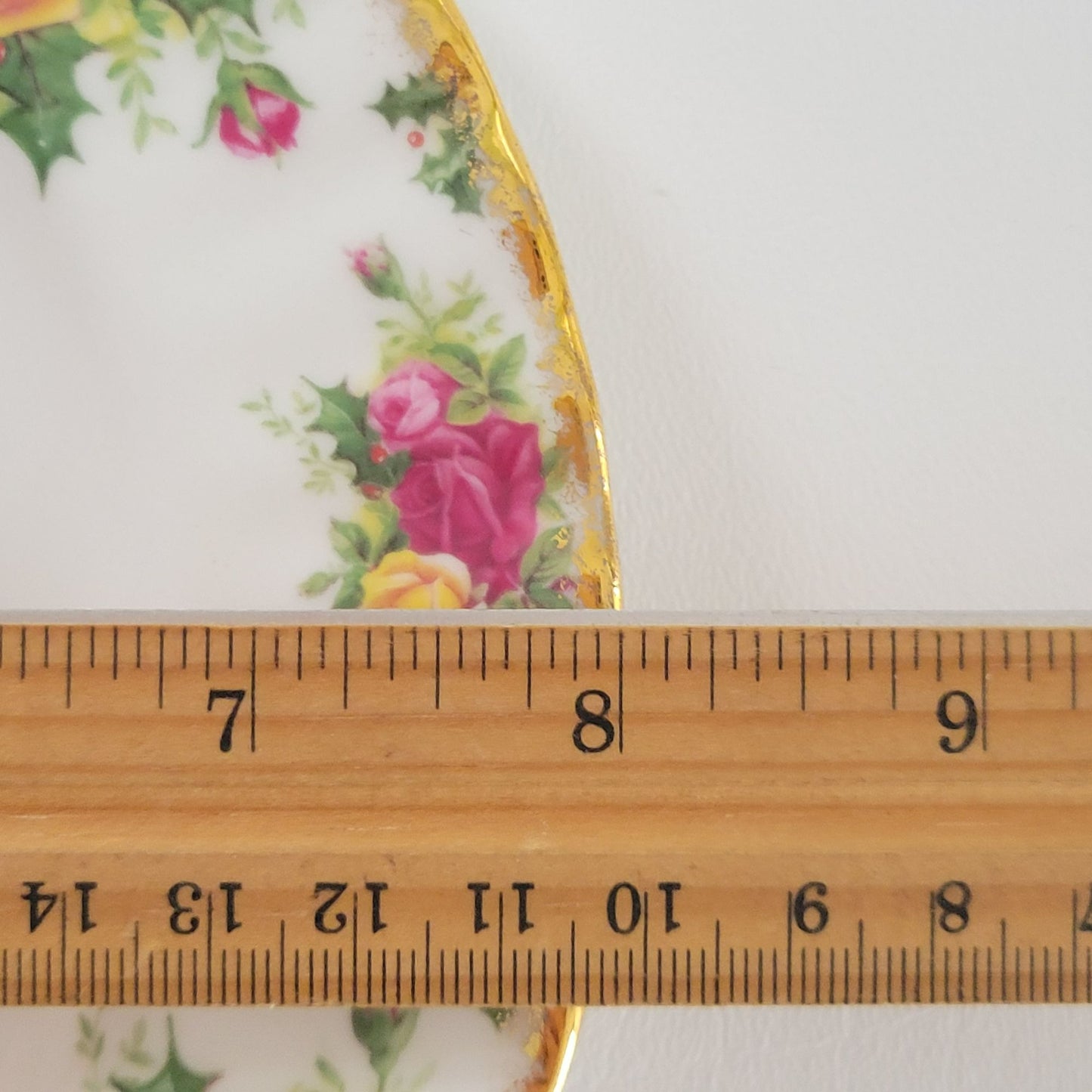 Royal Albert Christmas Magic Salad Plate, England c.1990s