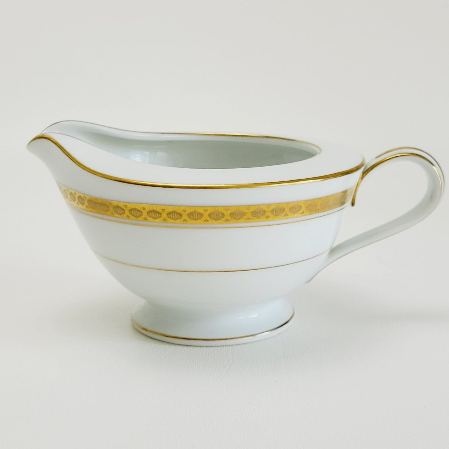 Noritake Richmond Creamer & Sugar Bowl, White Base Gold with Etched Band, Made in Japan