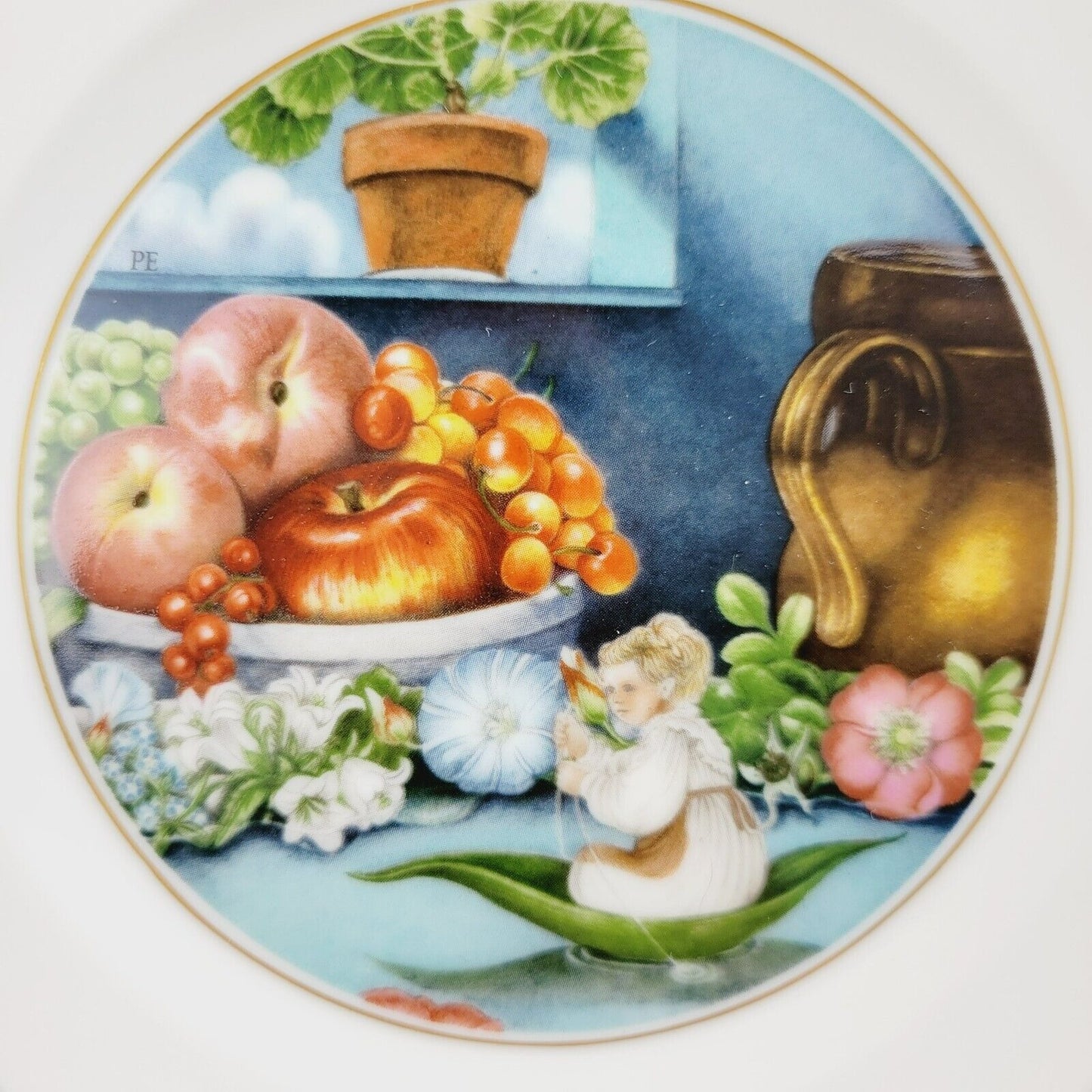 Royal Copenhagen Thumbelina Hans Christian Andersen Fairy Tale Story Plate, Gold Trim with Etched Design, c.1975-76 Denmark