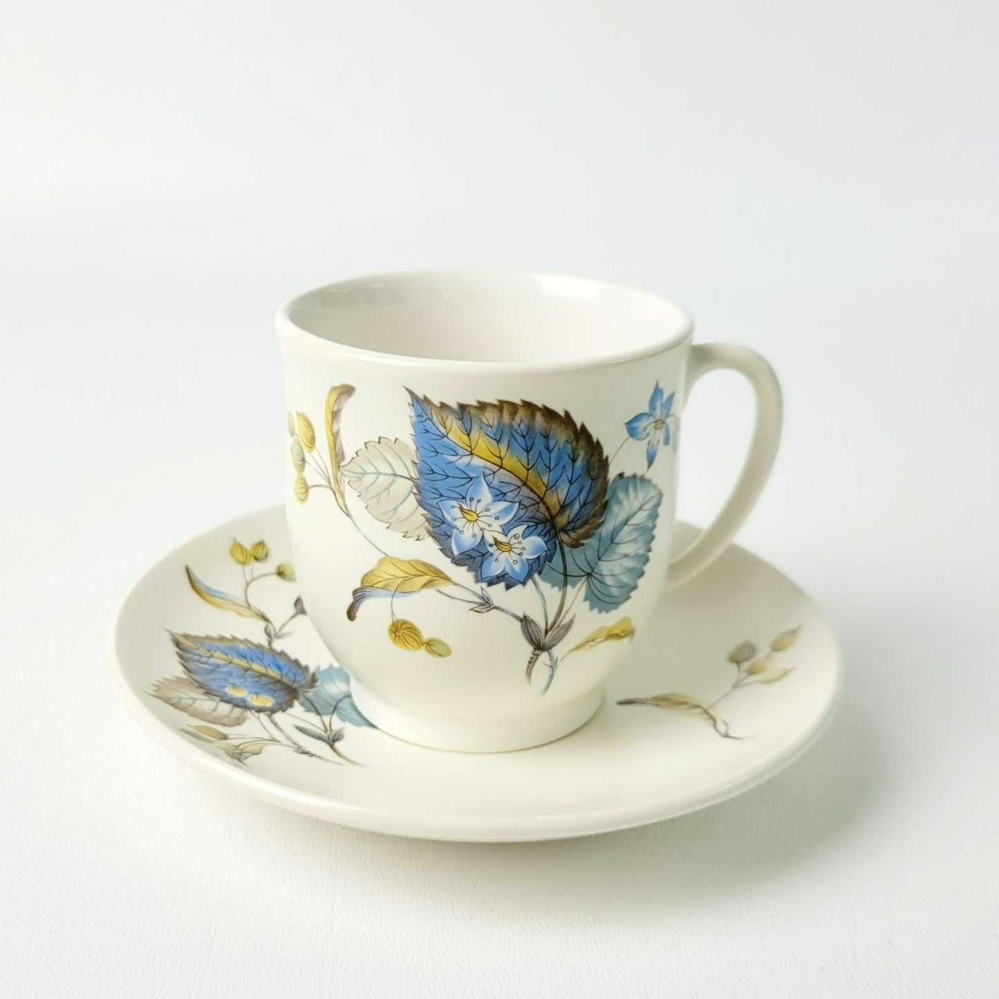 SylvaC Lime Grove Tea Cup & Saucer, 4 Sets, Beige with Blue Leaf & Floral, c.1960s England
