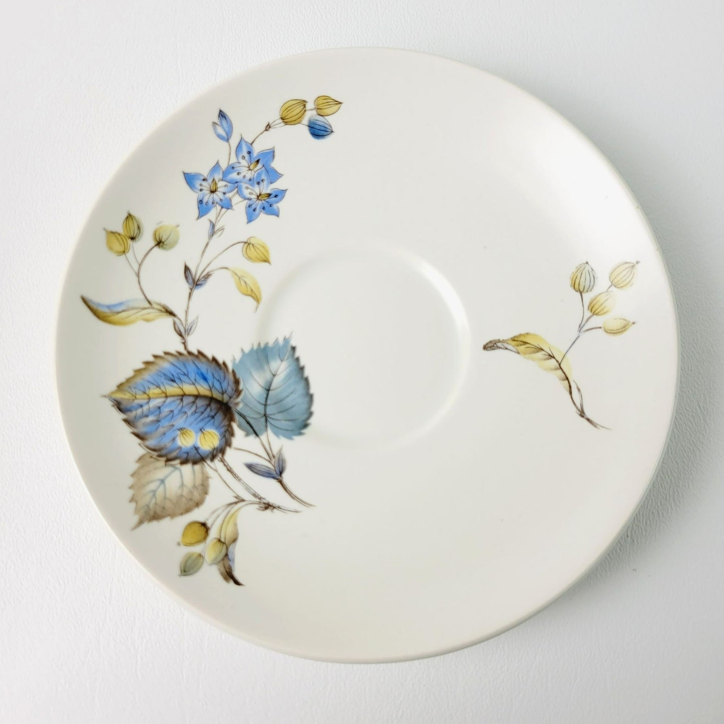 SylvaC Lime Grove Tea Cup & Saucer, 4 Sets, Beige with Blue Leaf & Floral, c.1960s England