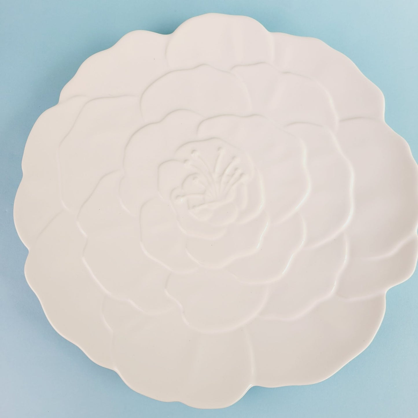 Studio Nova White Hibiscus Flower 14" Round Platter