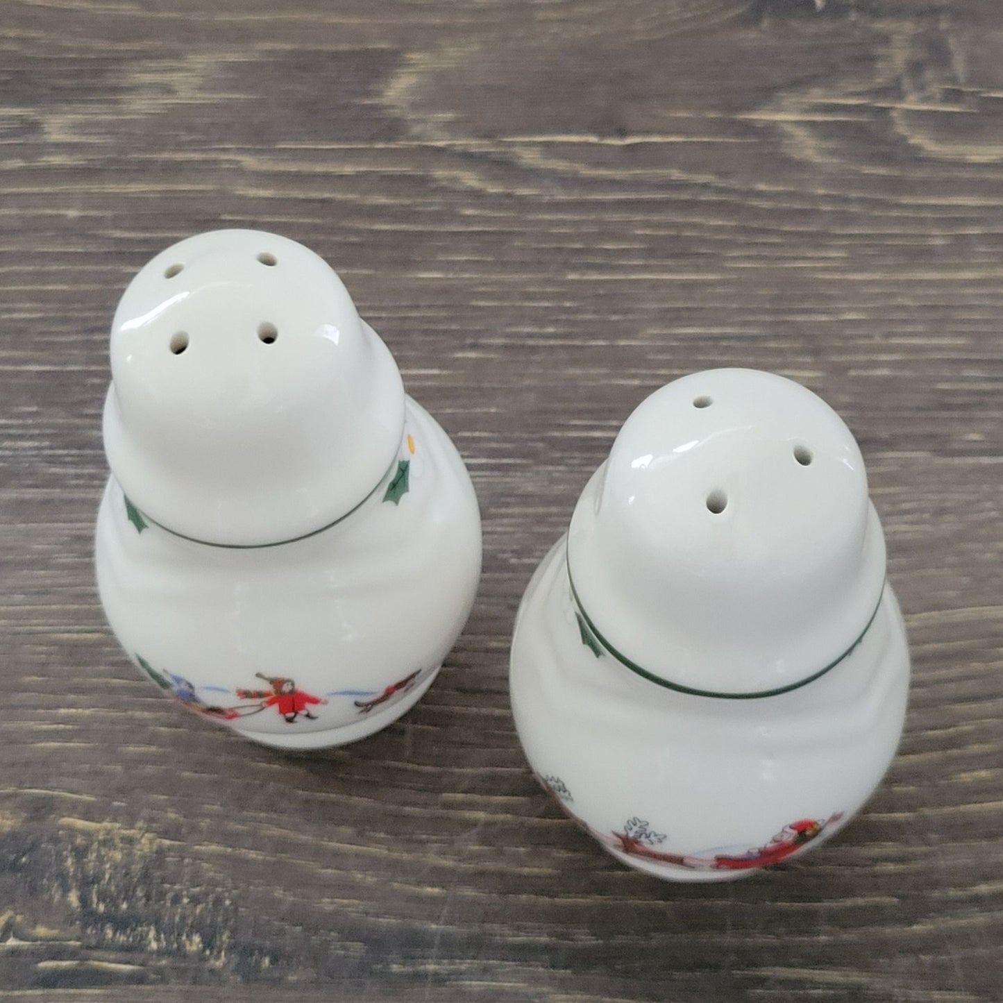 Pfaltzgraff Snow Village Salt & Pepper Shaker, c.1990s