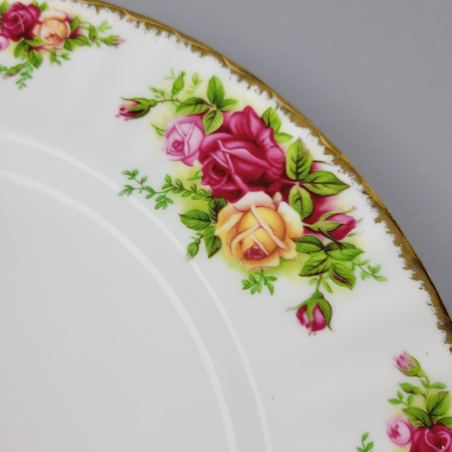 Royal Albert Old Country Roses Dinner Plate, Made in England