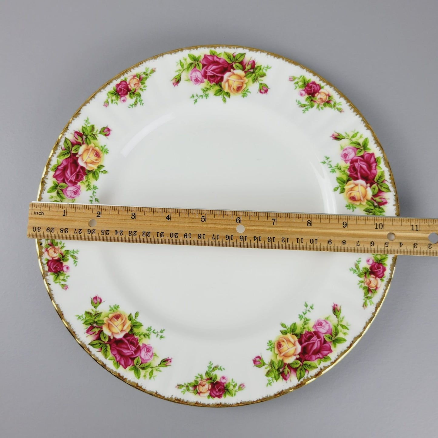 Royal Albert Old Country Roses Dinner Plate, Made in England