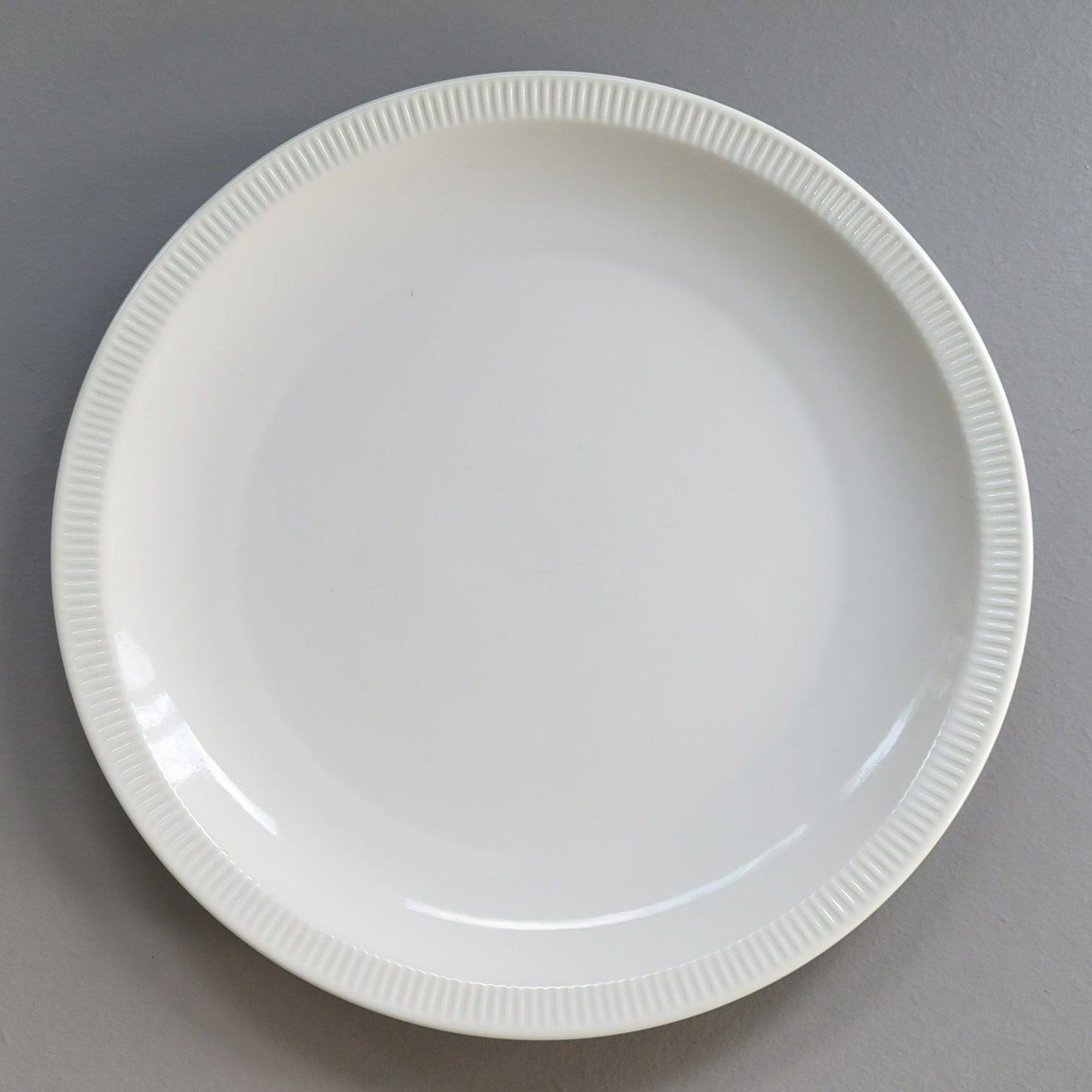 Arzberg Athena White Luncheon Plate, Ribbed Rim, c.1968-90 Germany