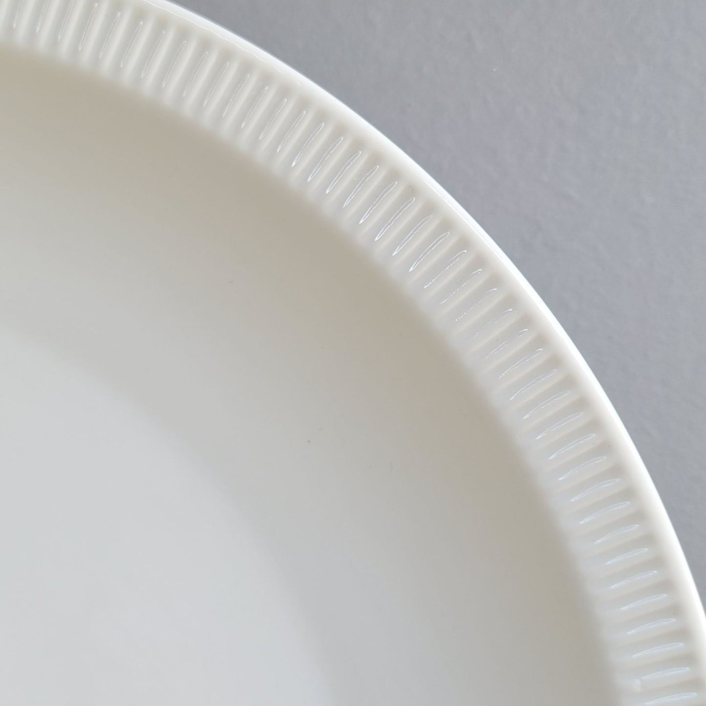 Arzberg Athena White Luncheon Plate, Ribbed Rim, c.1968-90 Germany