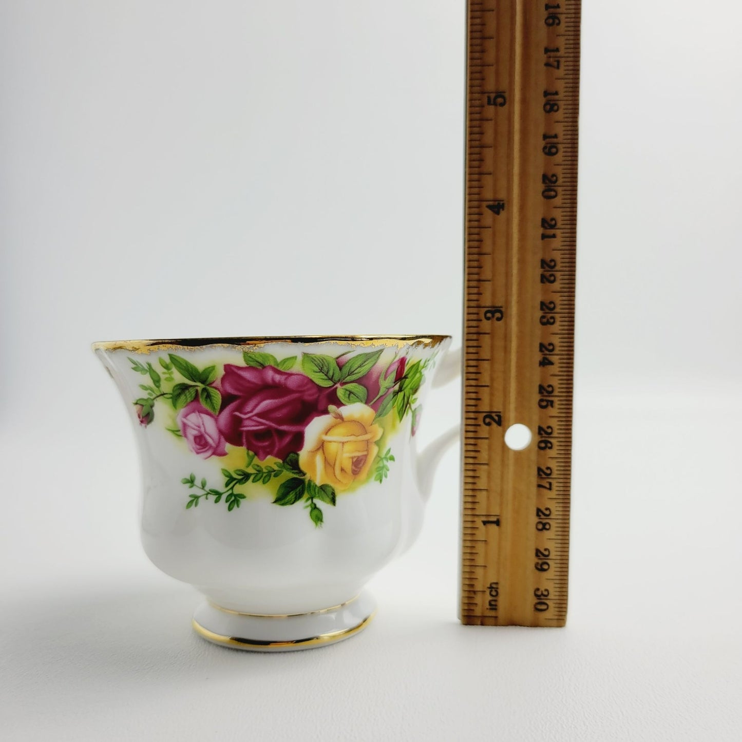 Royal Albert Dessert Snack Tray & Teacup Set, Old Country Roses Montrose