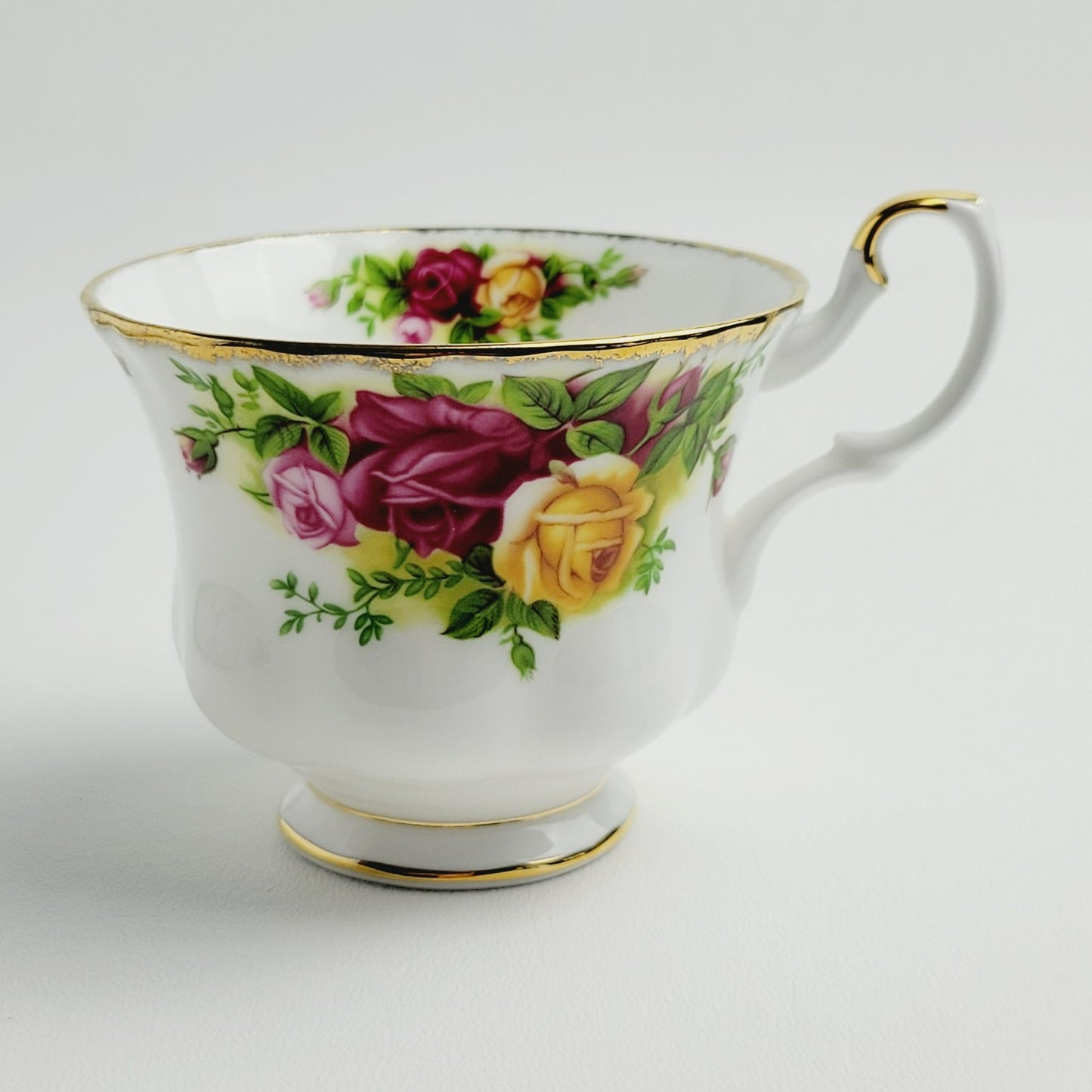 Royal Albert Dessert Snack Tray & Teacup Set, Old Country Roses Montrose