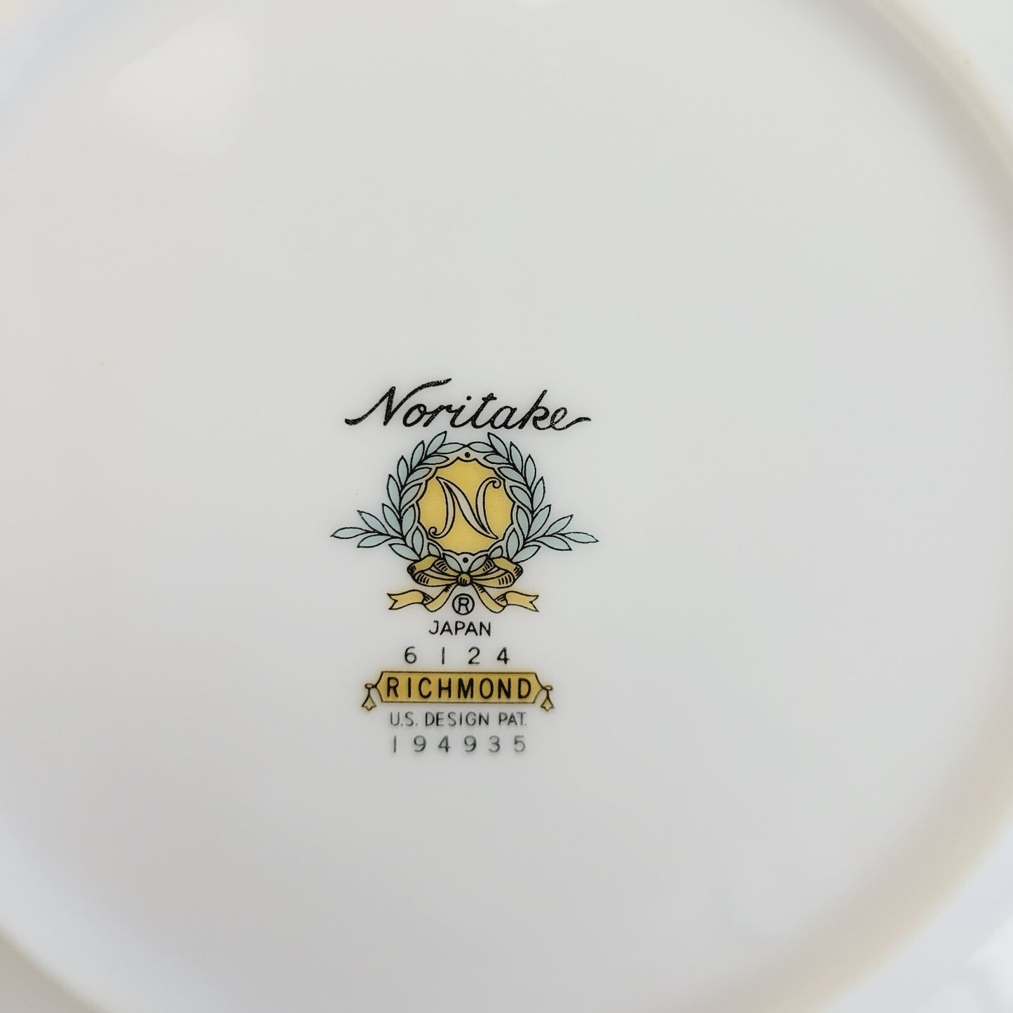 Noritake Richmond Bread Plate Set of 2, Gold Etched Trim