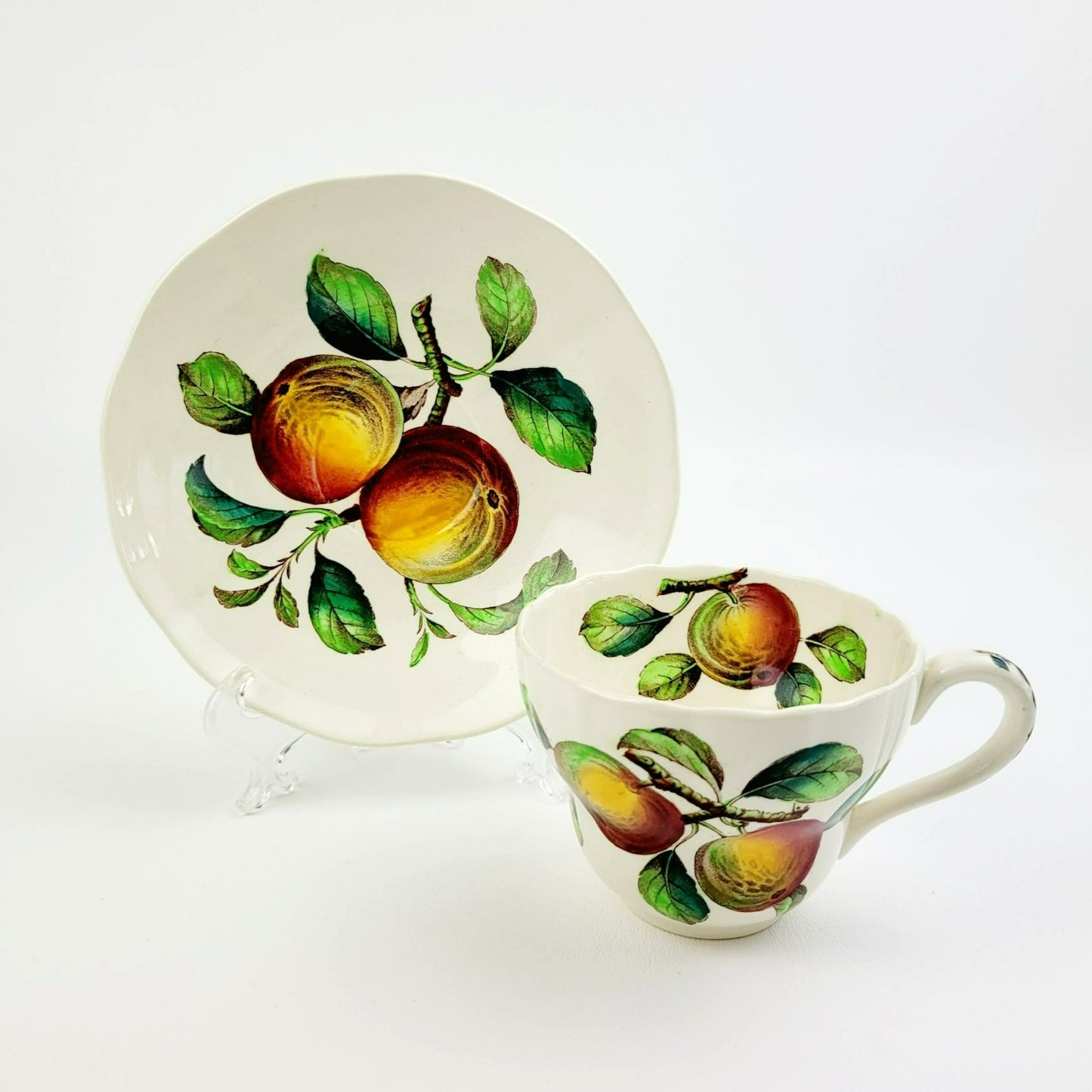 Spode Apple Teacup & Saucer, Embossed Scalloped Edge, c.1962-64 England